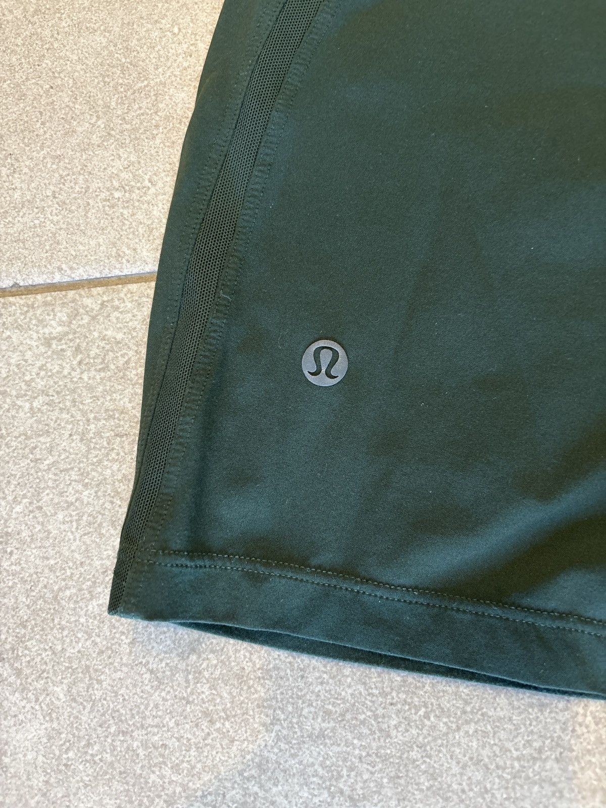 Lululemon Lululemon Shorts Pine Green 4.5" Inseam Size US 30 / EU 46 - 3 Thumbnail