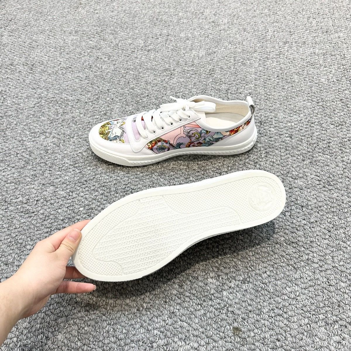 Versace Versace Angeli print canvas sneaker Size US 10 / EU 43 - 3 Thumbnail