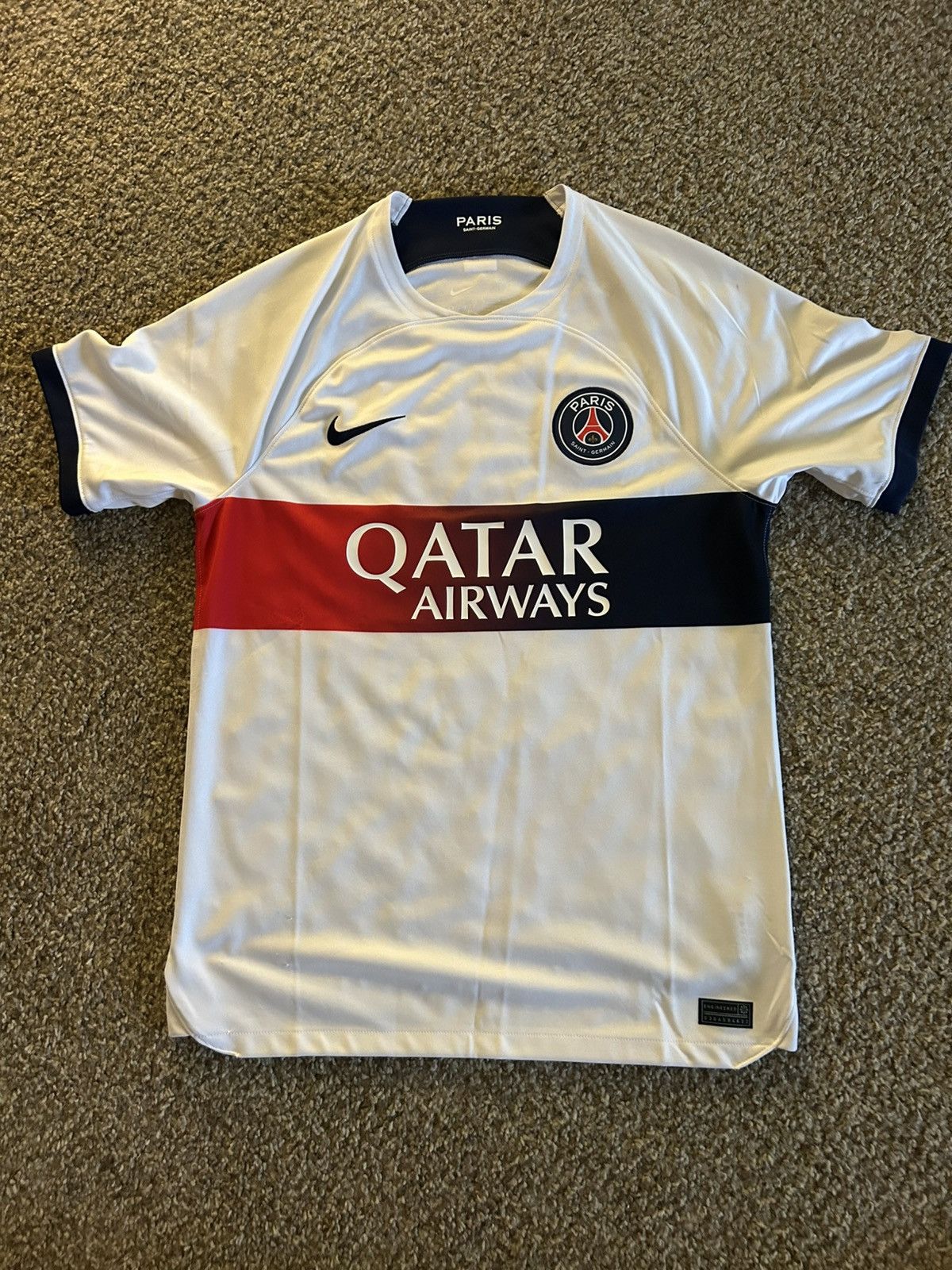 Nike PSG 2022/2023 Away Jersey Size US M / EU 48-50 / 2 - 1 Thumbnail
