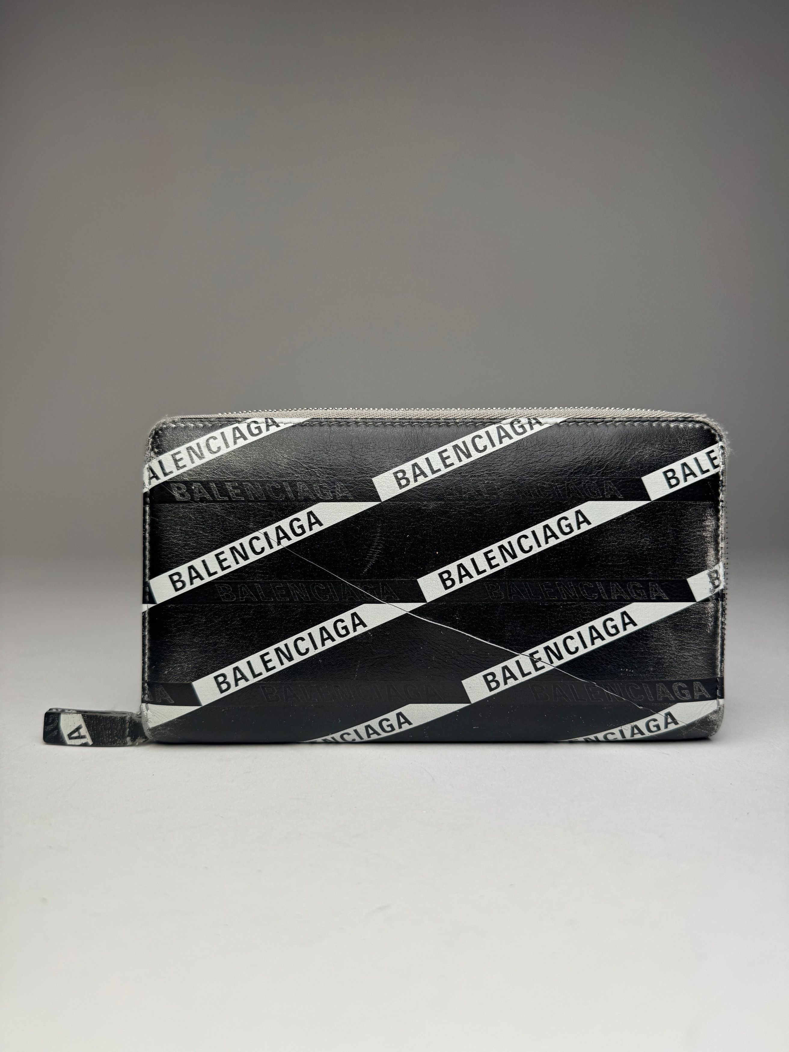 Balenciaga Vintage Zippy Leather Wallet Black Size ONE SIZE - 1 Thumbnail