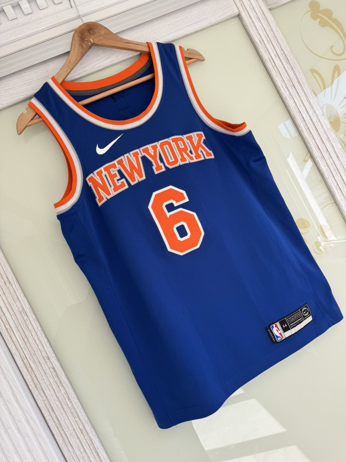 Nike Porzingis #6 New York Knicks Basketball Jersey NBA Shirt Kit Size US M / EU 48-50 / 2 - 6 Thumbnail
