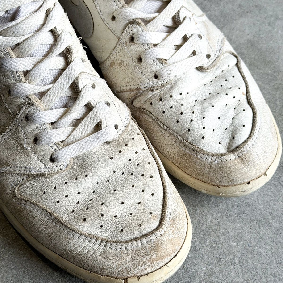 Nike THRASHED 1985 Neutral Grey Nike AIR JORDAN 1 High-Top Shoes Size US 10.5 / EU 43-44 - 7 Thumbnail