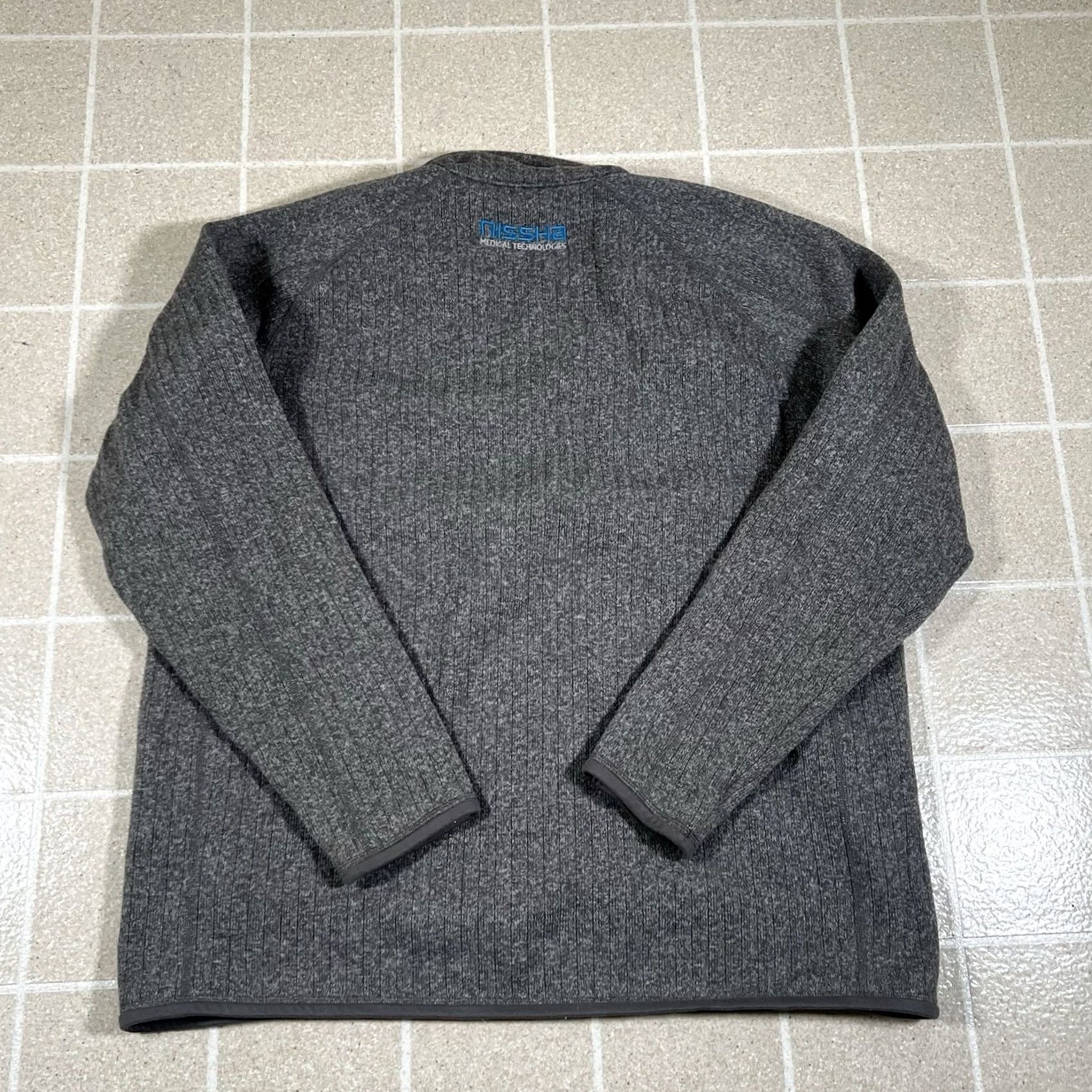 Patagonia Patagonia Sweater 2XL Mens Gray 1/4 Zip Hiking Pullover University Gorepcore Badge Logo Back Size US XXL / EU 58 / 5 - 5 Thumbnail