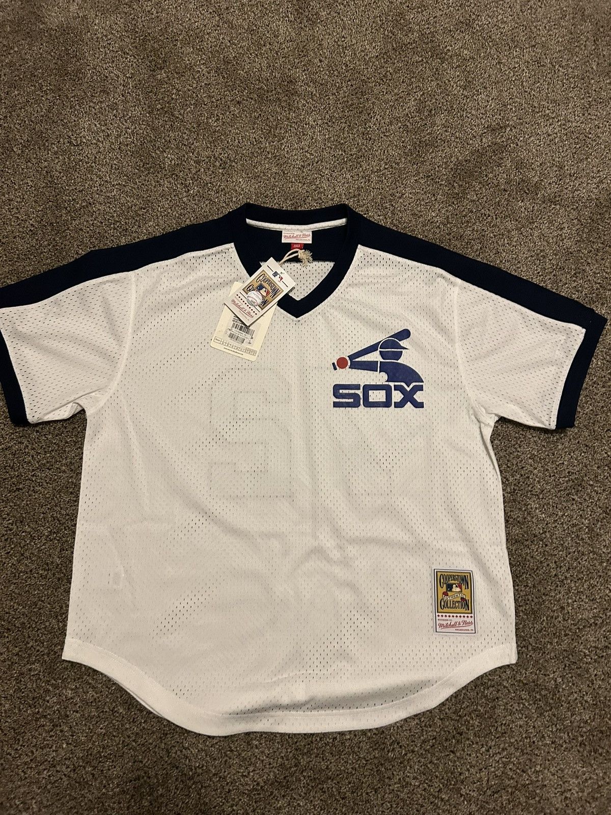 Mitchell & Ness Chicago White Sox Carlton Fisk 1981 Mesh BP Jersey Size XL Size US XL / EU 56 / 4 - 2 Thumbnail