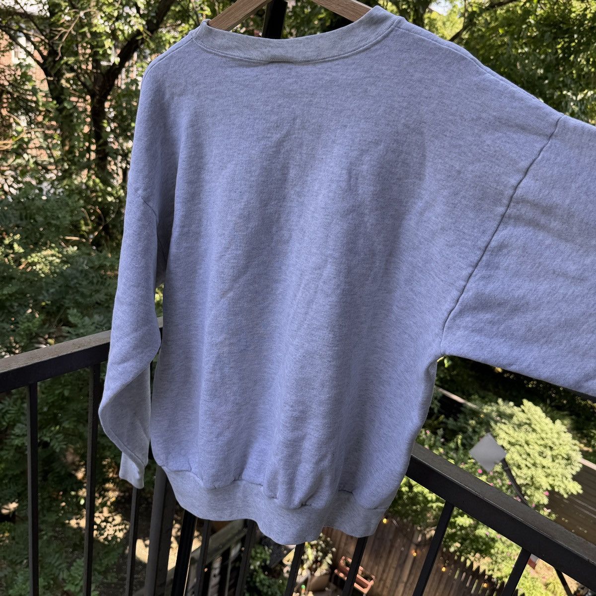 Vintage Dinosaurs Extinct Cigarettes Thrashed Faded Sweatshirt ERD Size US XL / EU 56 / 4 - 8 Thumbnail