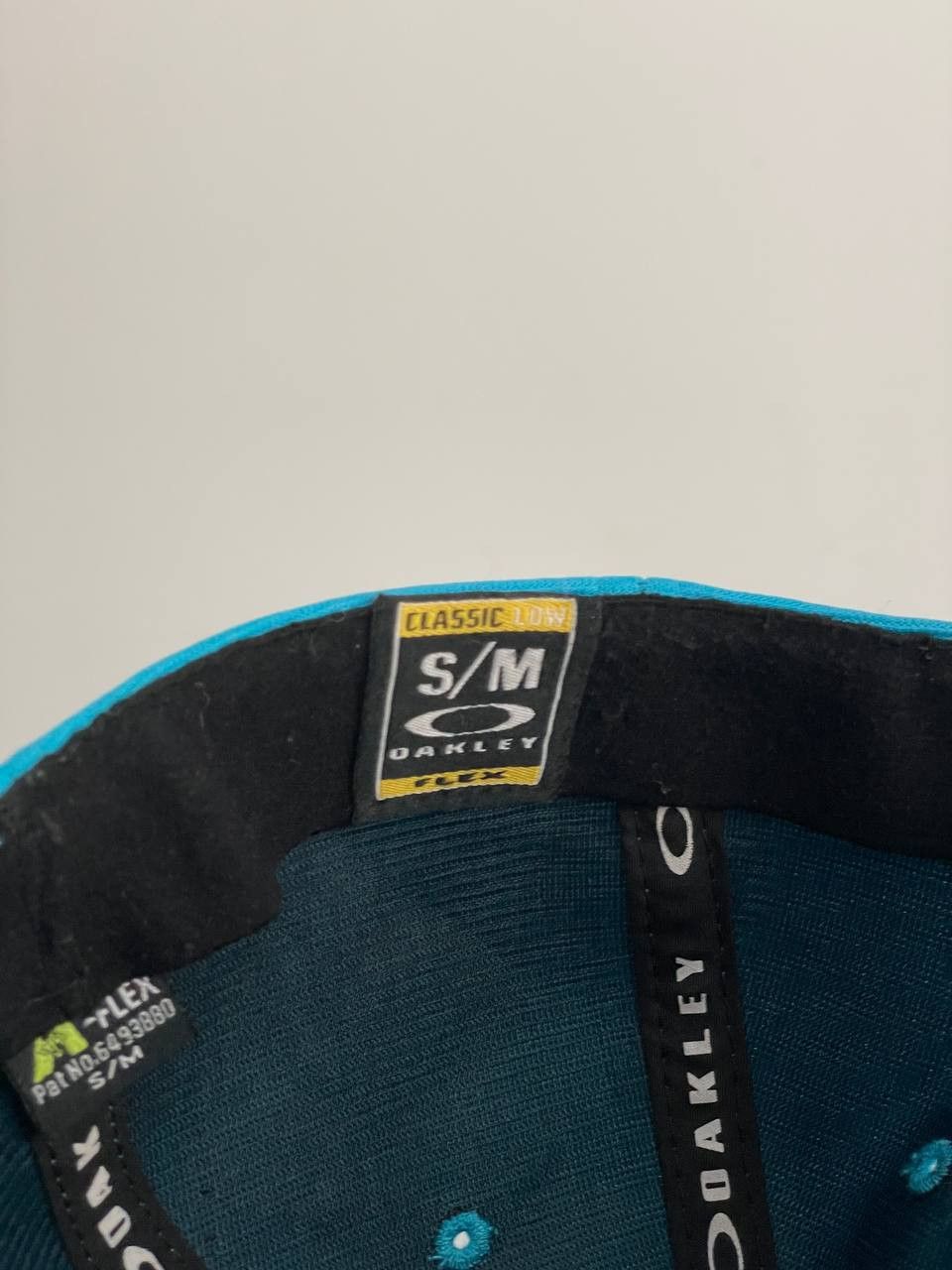 Oakley Tincan Big Metal Logo Blue Flexfit Cap