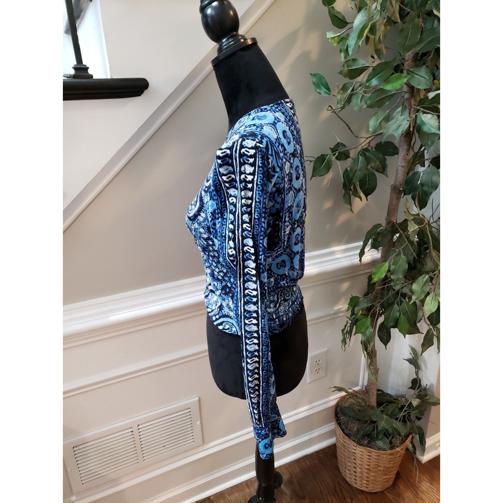 Free People Free People Blouse Women XS Blue Boho Paisley Long Sleeve Size XS / US 0-2 / IT 36-38 - 6 Thumbnail