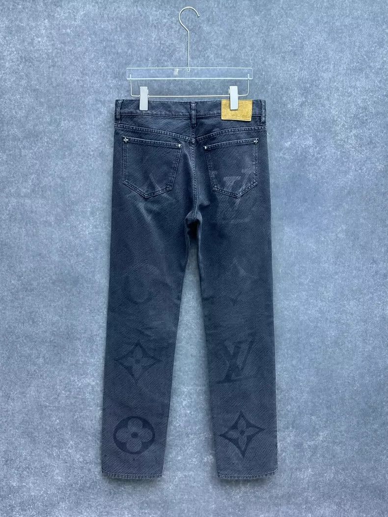 Louis Vuitton Louis Vuitton Louis Vuitton Black Gradient Logo Denim Pant Size US 30 / EU 46 - 2 Thumbnail