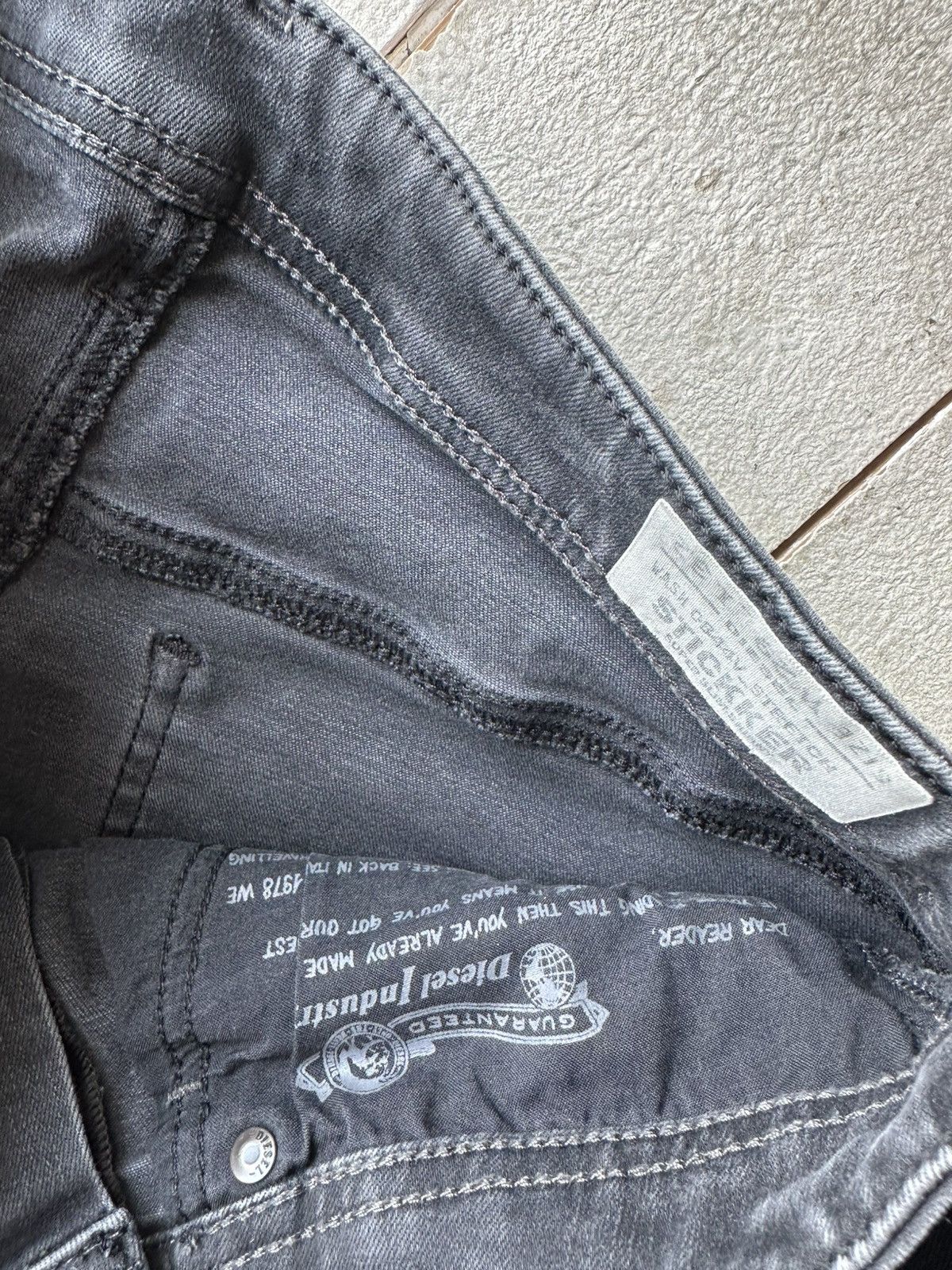 Diesel 🚨Gothic Diesel Regular Slim relax Flared Jeans Womens Size 29" - 6 Thumbnail