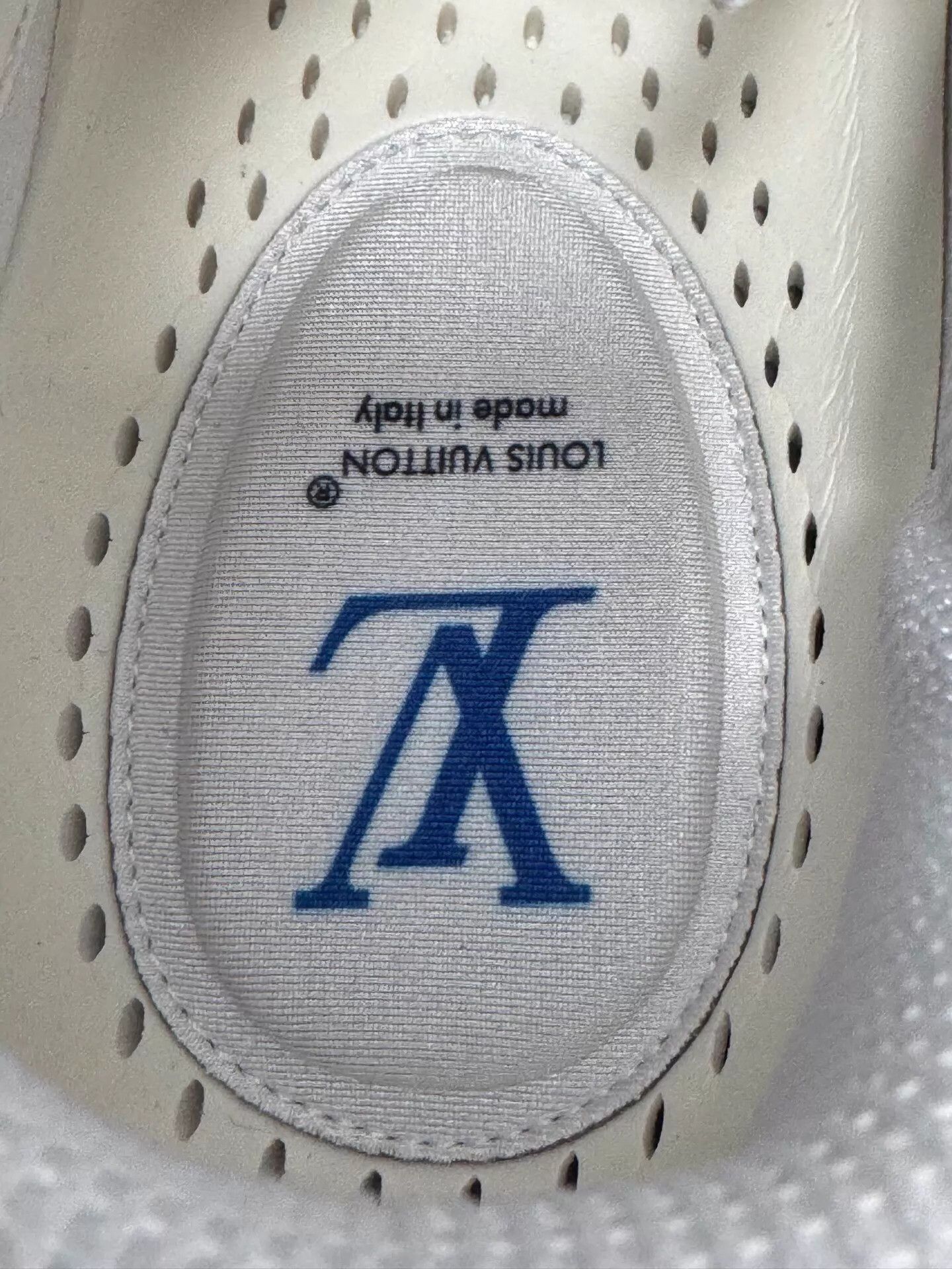 Louis Vuitton LV Trainer Embossed Monogram Logo Blue Gray Men's 6.5 US Size US 6.5 / EU 39-40 - 7 Thumbnail