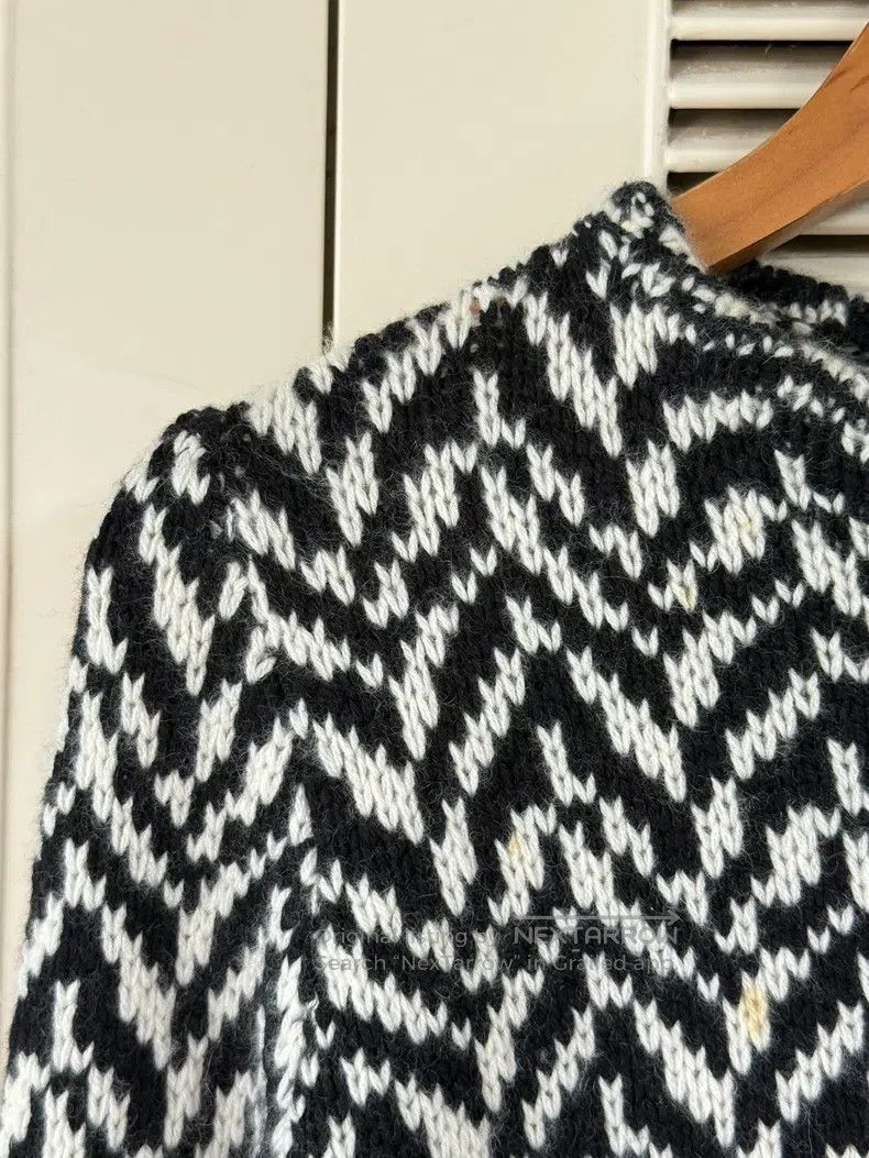 Gucci Gucci Black and white striped knitwear Size US XL / EU 56 / 4 - 4 Thumbnail
