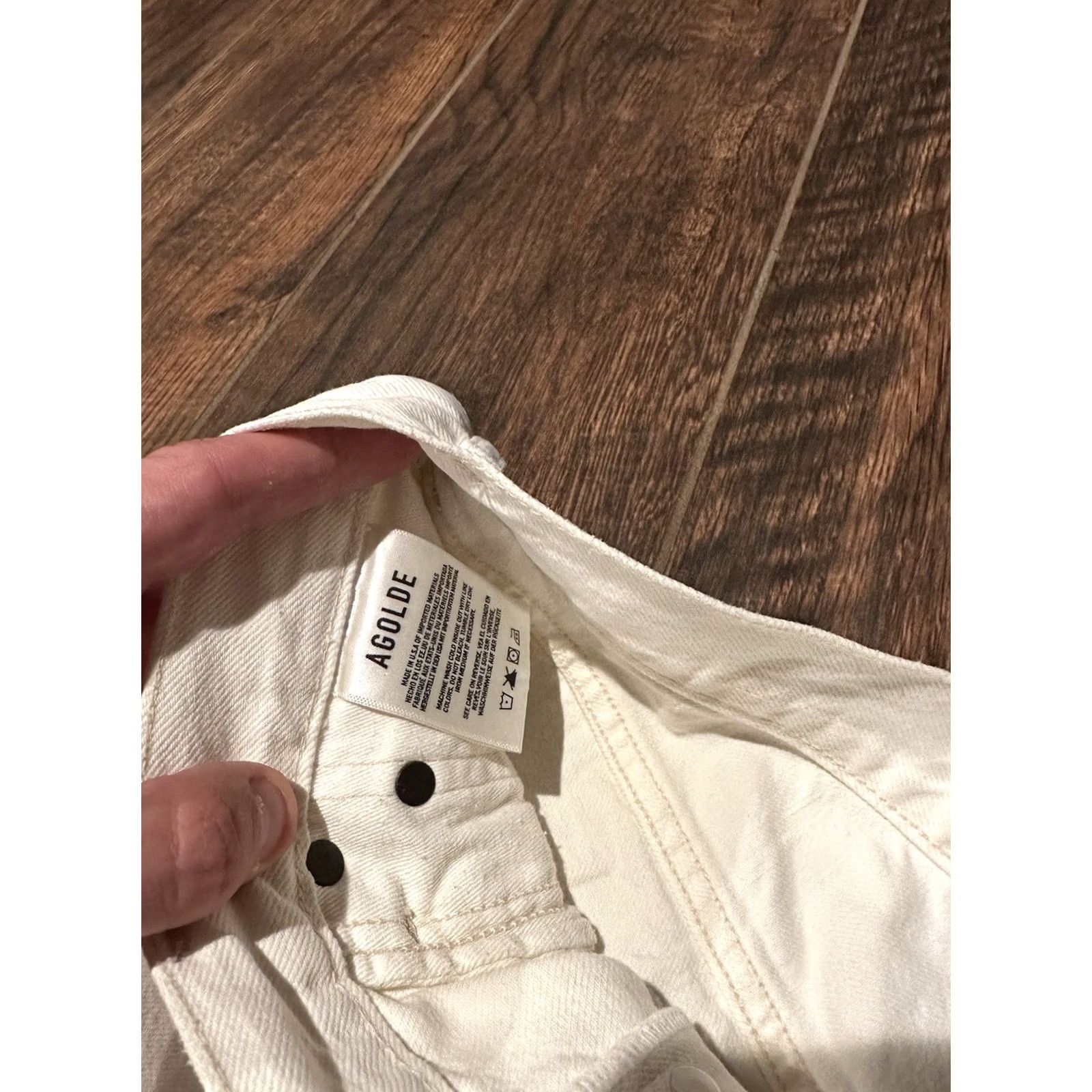 Agolde AGOLDE Parker Cream Distressed Shorts 27 Denim 100% Cotton Women Ivory Cut-Off Jeans Parker 27 Womens Distressed Short Shorts 27 Size 27" / US 4 / IT 40 - 5 Thumbnail