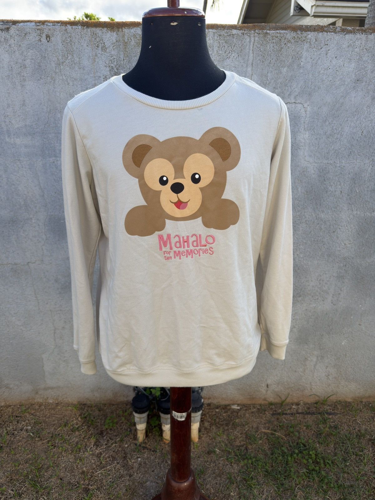 Disney PreOwned Aulani Disney Hawaii Duffy Bear Sweater Women's L Size L / US 10 / IT 46 - 1 Thumbnail