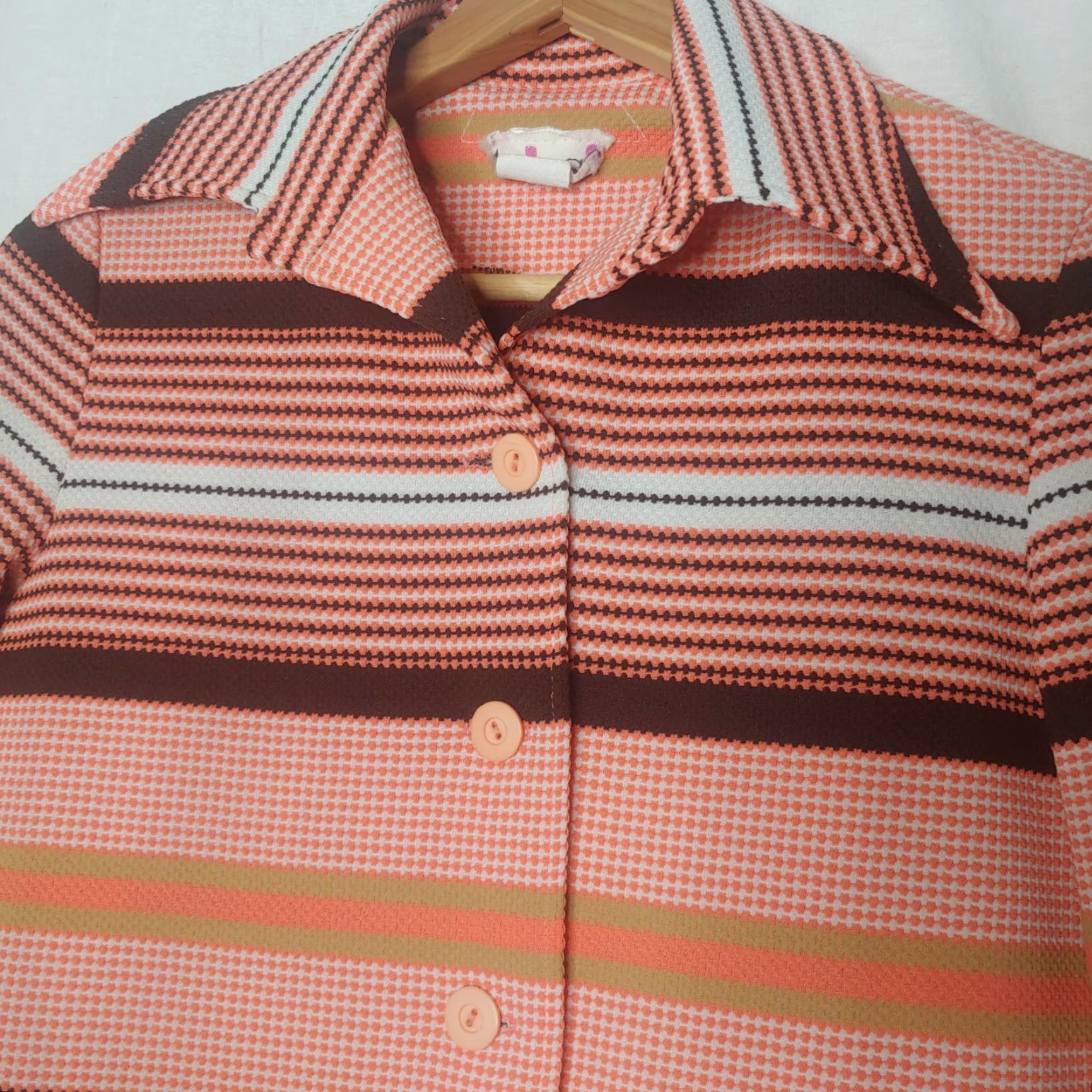 Pinko VINTAGE Trissi Blouse Shirt Women’s Small Pink Stripe Long Sleeve polyester 70s Disco Shirt Womens Small Pink White Brown 1970's Size S / US 4 / IT 40 - 2 Thumbnail