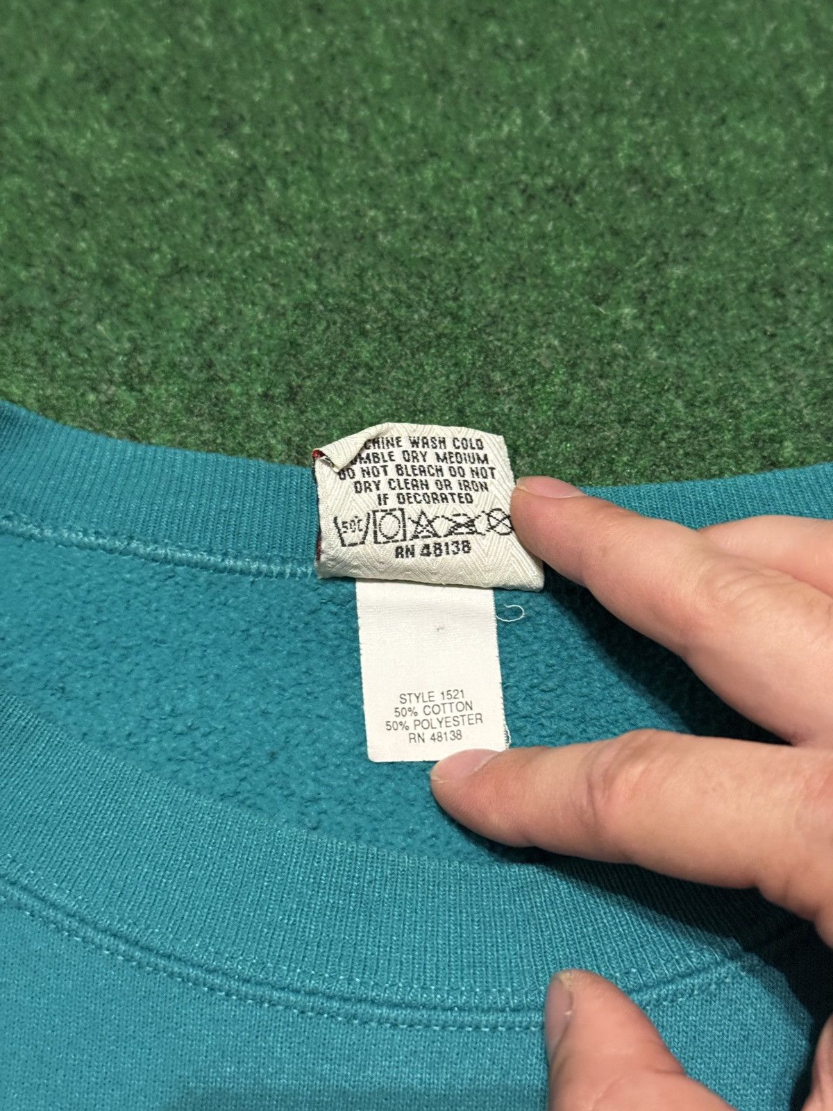 Nutmeg Vintage 90s Miami Dolphins RARE Retro Nutmeg Sweatshirt Size US XL / EU 56 / 4 - 6 Thumbnail