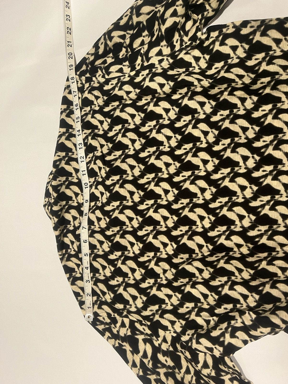 Saint Laurent Paris Saint Laurent men’s viscose shirt. 39/15.5. $1350 Size US M / EU 48-50 / 2 - 7 Thumbnail
