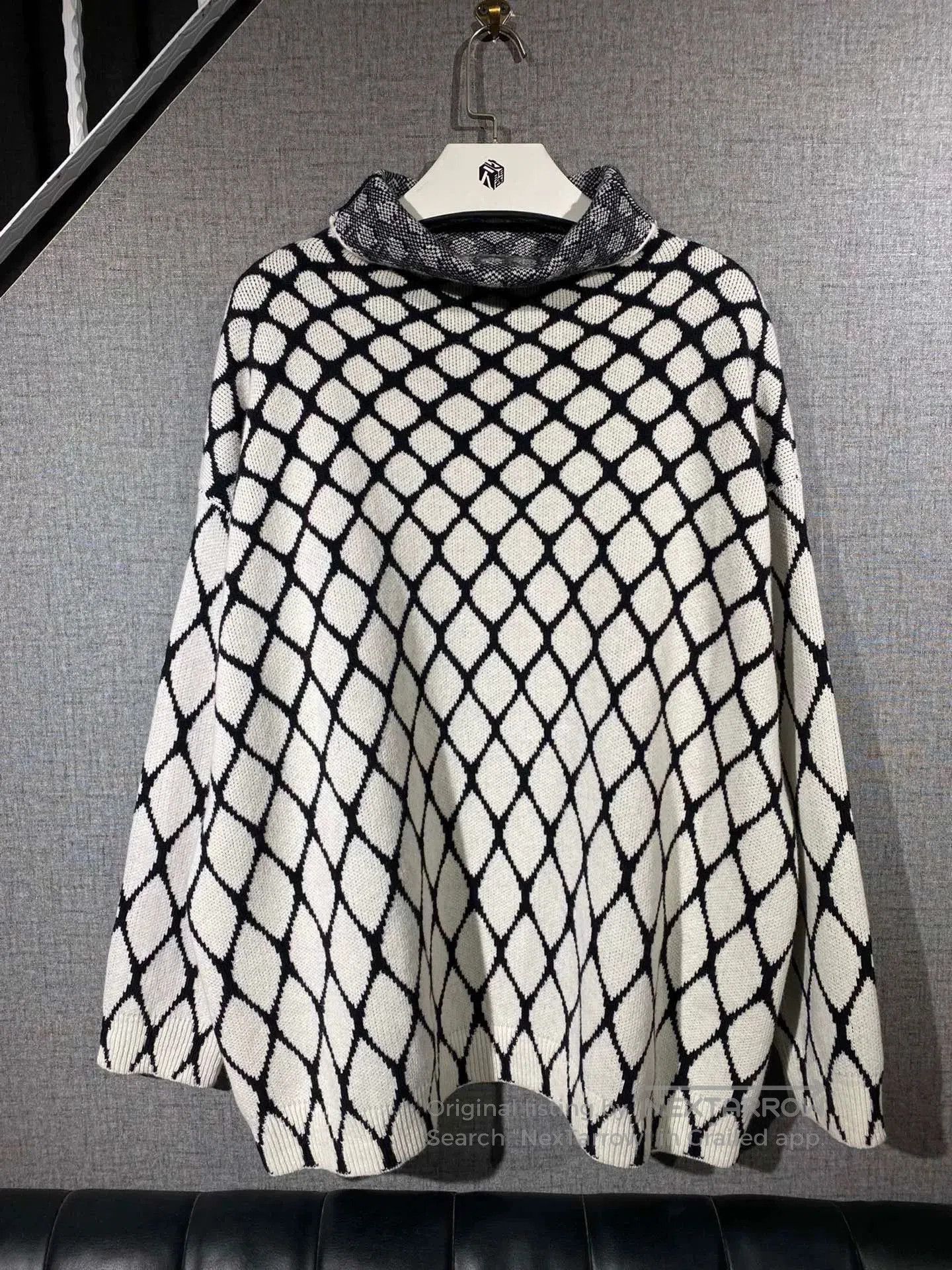 valentino knit sweater with tag size xl.