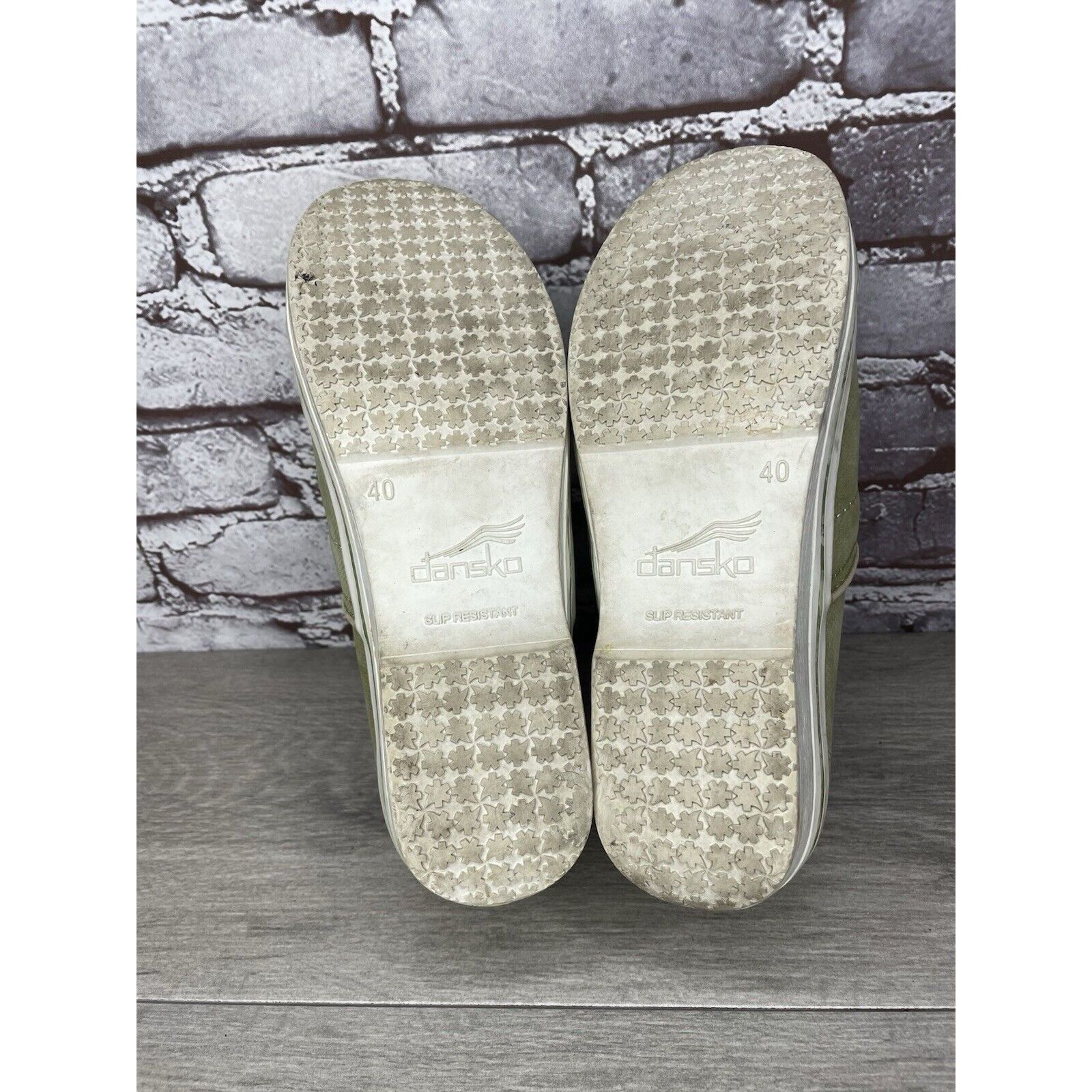 Other Dansko Green White Canvas Slip Resistant Clogs Work Shoes Wo Size US 9.5 / IT 39.5 - 11 Thumbnail