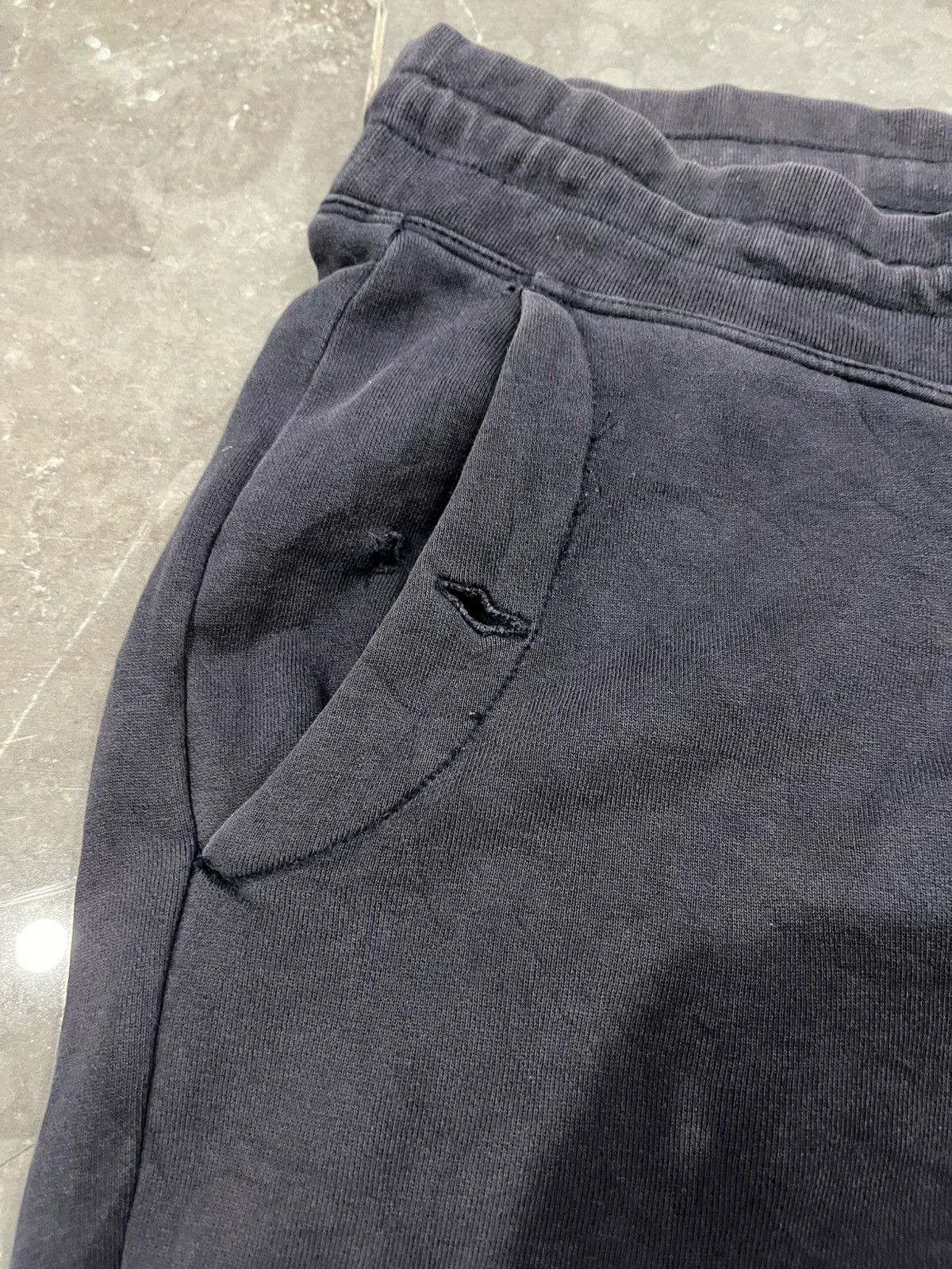 Moncler Moncler sweat pants Size US 34 / EU 50 - 12 Thumbnail