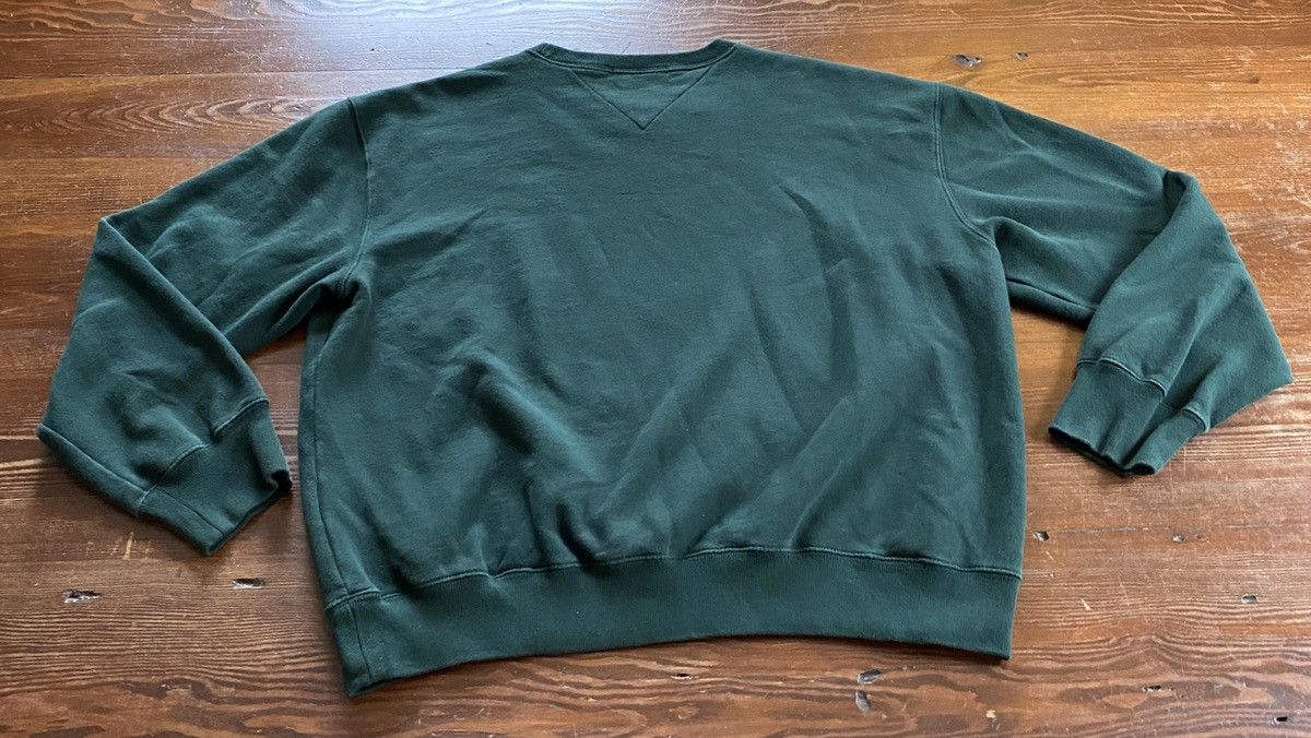 Tommy Hilfiger × Vintage Vintage ‘01 Tommy Hilfiger Crest Green Crewneck Sweatshirt Size US L / EU 52-54 / 3 - 11 Thumbnail