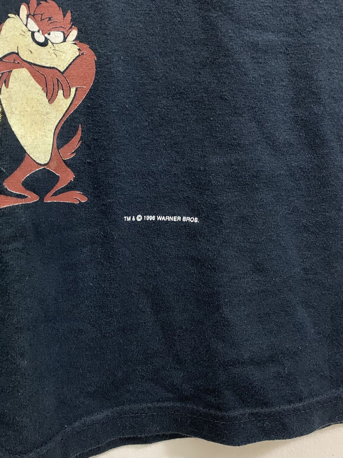 Vintage VINTAGE 1996 TAZ - LOONEY TUNES TOP HEAVY TAG T-SHIRT Size US L / EU 52-54 / 3 - 4 Thumbnail