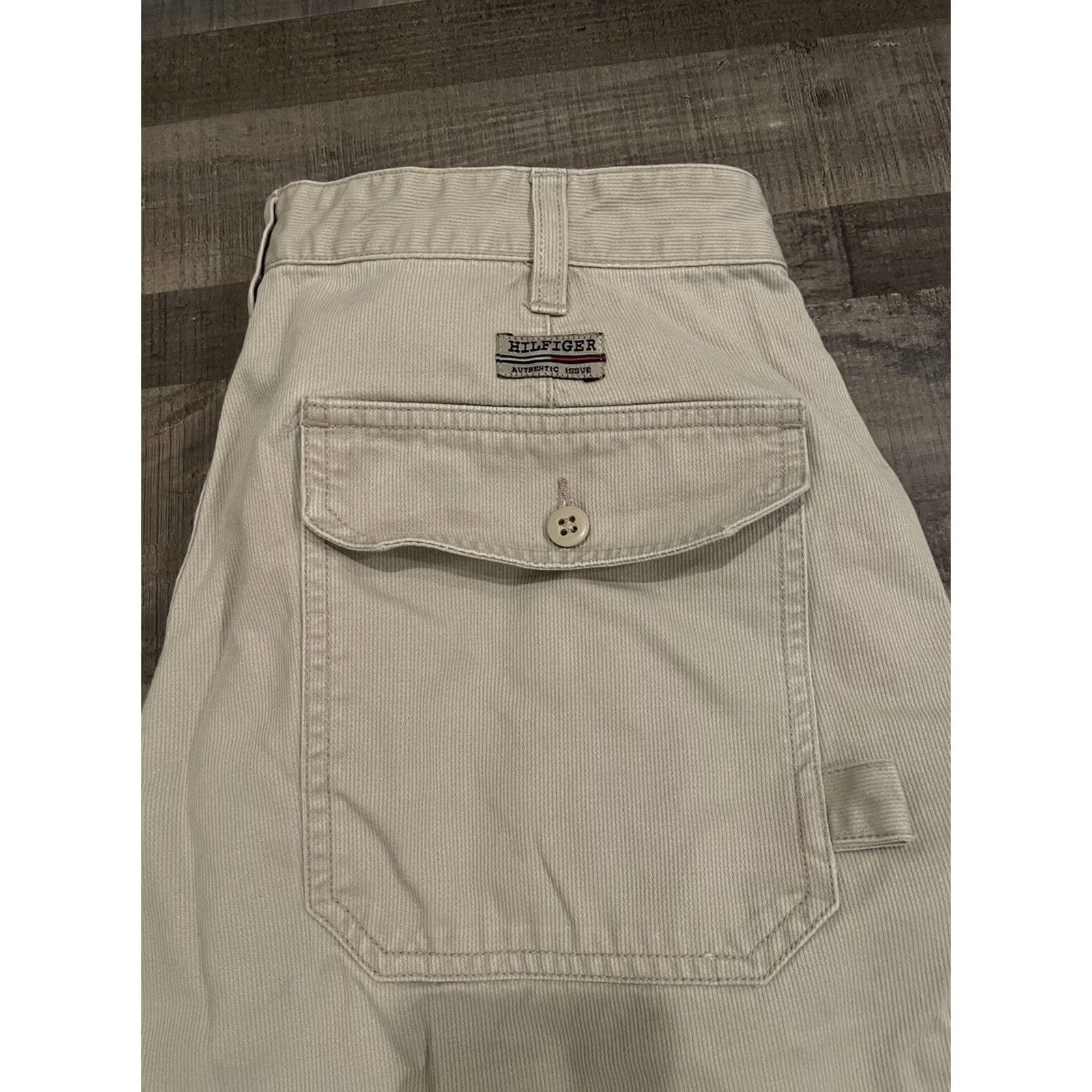 Tommy Hilfiger VINTAGE Tommy Hilfiger Pants Mens 38 Beige Men 38x32 Military Baggy Cargo Y2K Authentic F282 Size US 38 / EU 54 - 2 Thumbnail