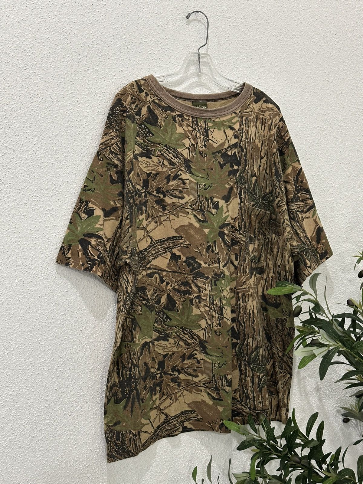 Realtree Vintage Spartan Realtree Pocket T-Shirt Mens XXL Hunting Size US XXL / EU 58 / 5 - 2 Thumbnail