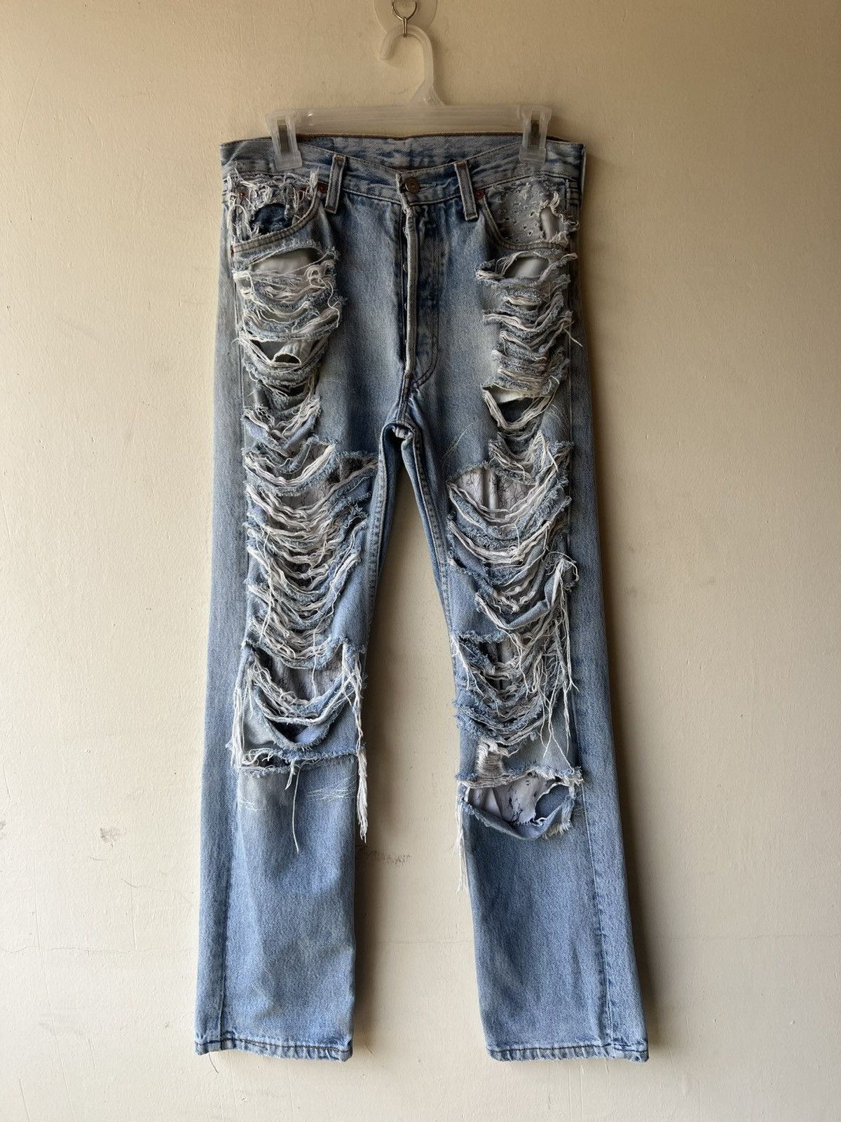 Vinti Andrews Vinti Andrews X Levi’s 501 Trashed Distressed Denim Jeans Size US 30 / EU 46 - 21 Thumbnail
