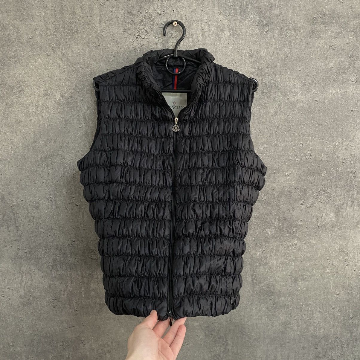 Moncler Moncler Women’s Puffer Vest Size XS / US 0-2 / IT 36-38 - 2 Thumbnail