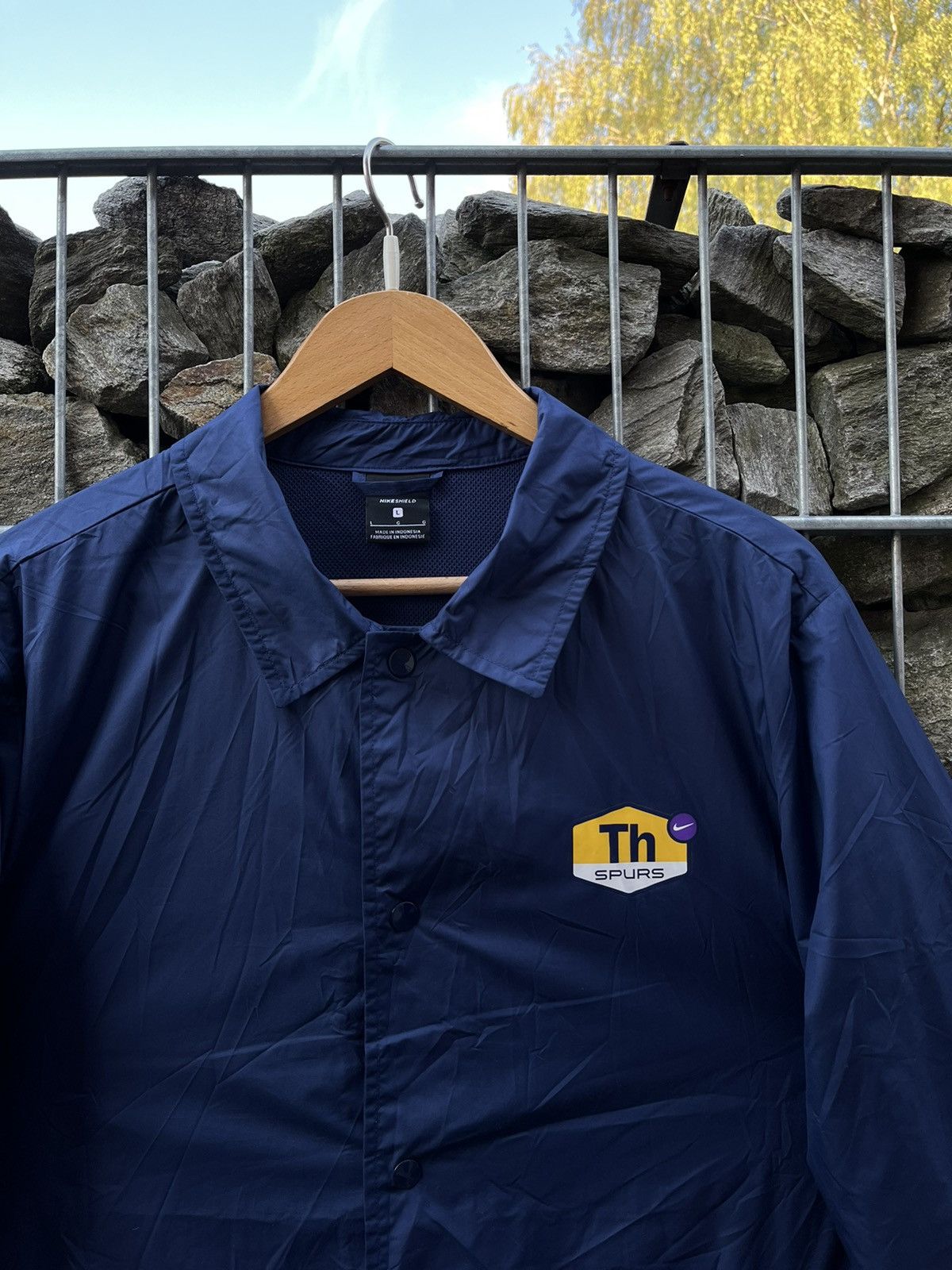 Nike Nike Tn Tottenham Spurs Jacket Coach Y2K Shield Logo Size US L / EU 52-54 / 3 - 4 Thumbnail