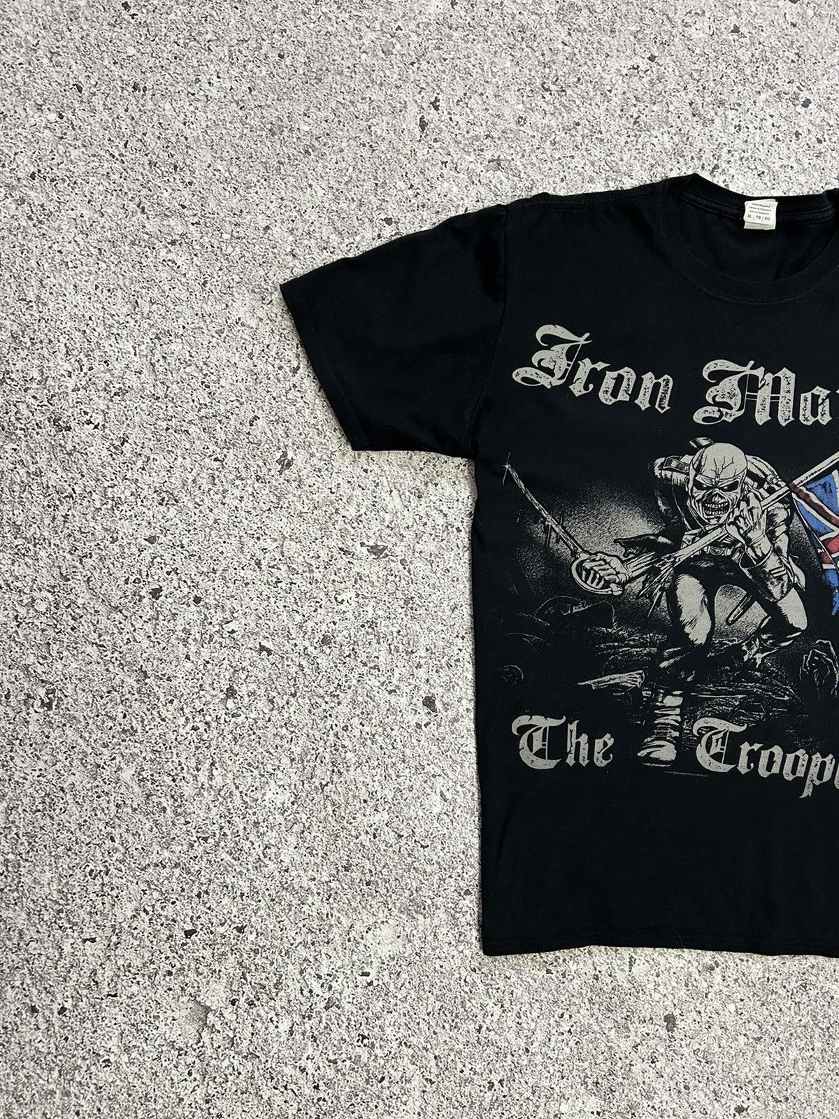 Band Tees × Iron Maiden Vintage 2011 Iron Maiden The Trooper England Tour T-Shirt Size US XL / EU 56 / 4 - 4 Thumbnail
