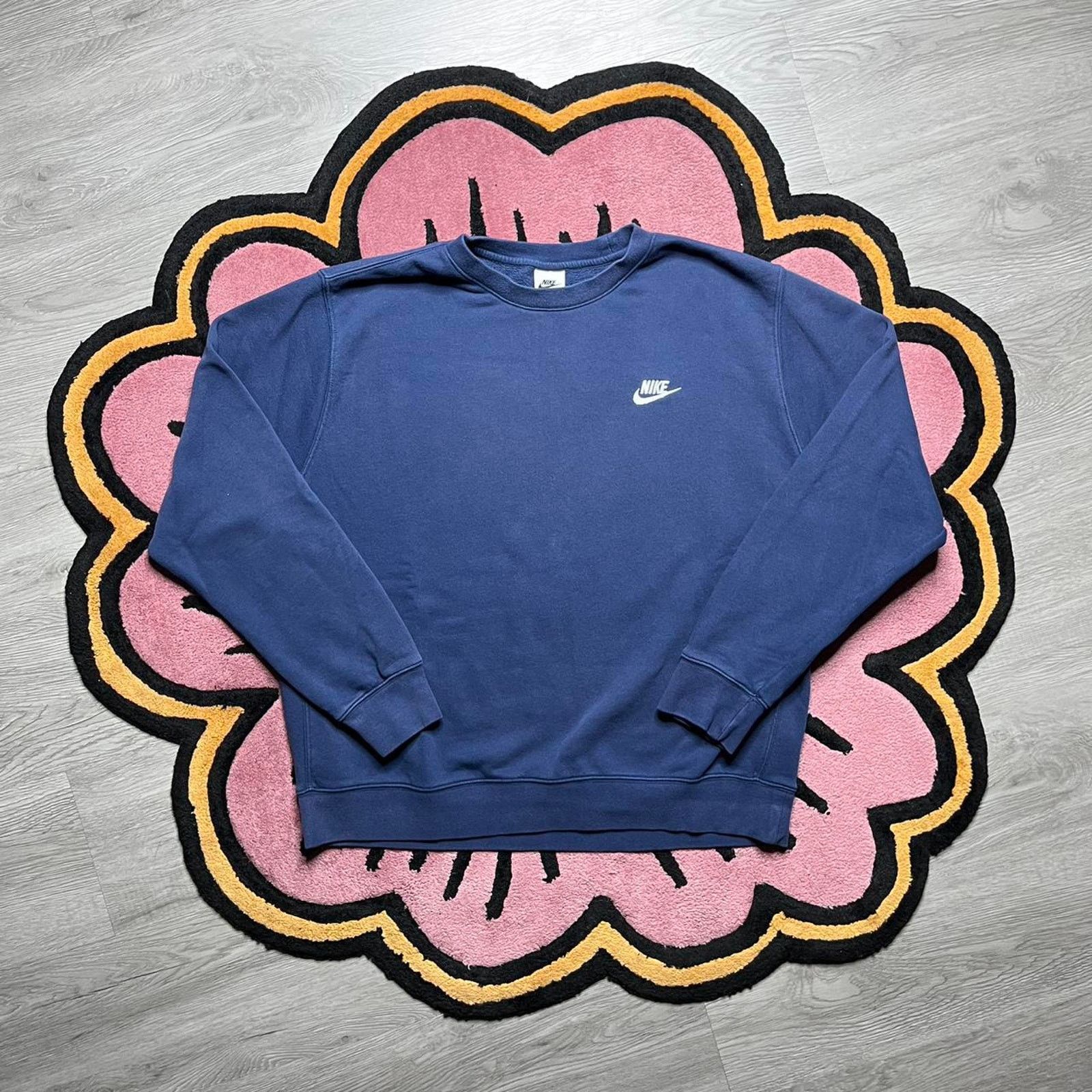 Nike Nike Sportswear Embroidered Logo Crewneck Sweatshirt Large Size US L / EU 52-54 / 3 - 1 Thumbnail
