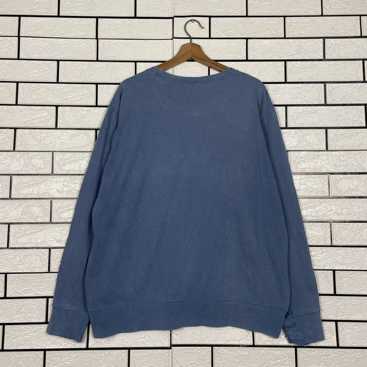 Uniqlo Uniqlo x Almond Surfboard Crewneck Sweatshirt Size US L / EU 52-54 / 3 - 7 Thumbnail