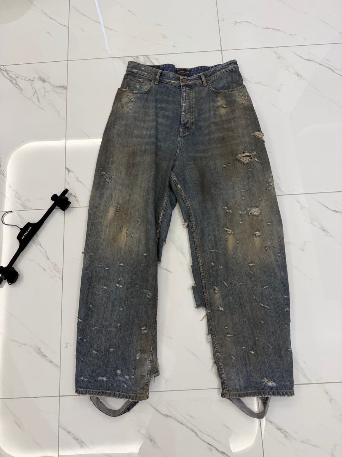 Balenciaga Balenciaga Super Destroyed Jeans Size US 31 - 1 Thumbnail