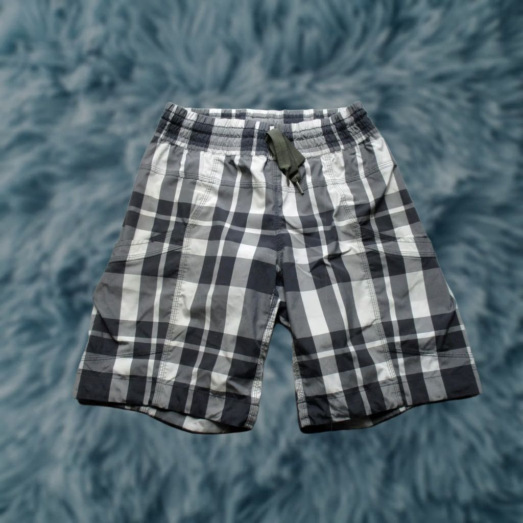 Lululemon Lululemon Shorts Womens 4 Gray Plaid Elastic Waist Quick Dry Swim Board Size 27" / US 4 / IT 40 - 1 Thumbnail