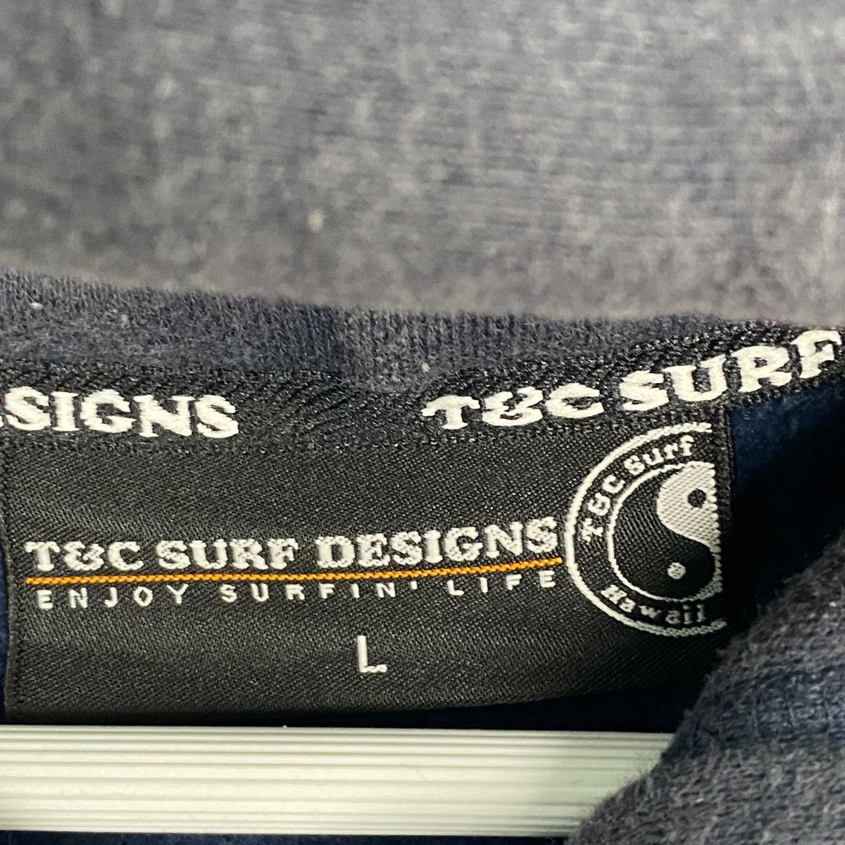 Vintage Vintage T&C Surf Hawaii Hoodie Sweater Black Size L Size US L / EU 52-54 / 3 - 7 Thumbnail