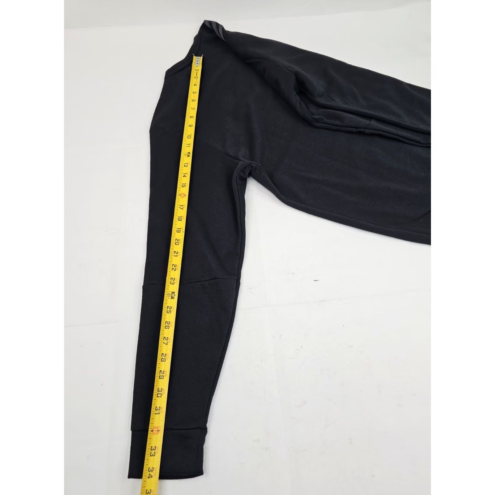 Adidas Adidas Pullover Crew Neck Athletic Sweater Men XL Black Logo 3 Stripe Vintage Crewneck Front Sleeve Sweatshirt Shirt Mens Size US XL / EU 56 / 4 - 7 Thumbnail