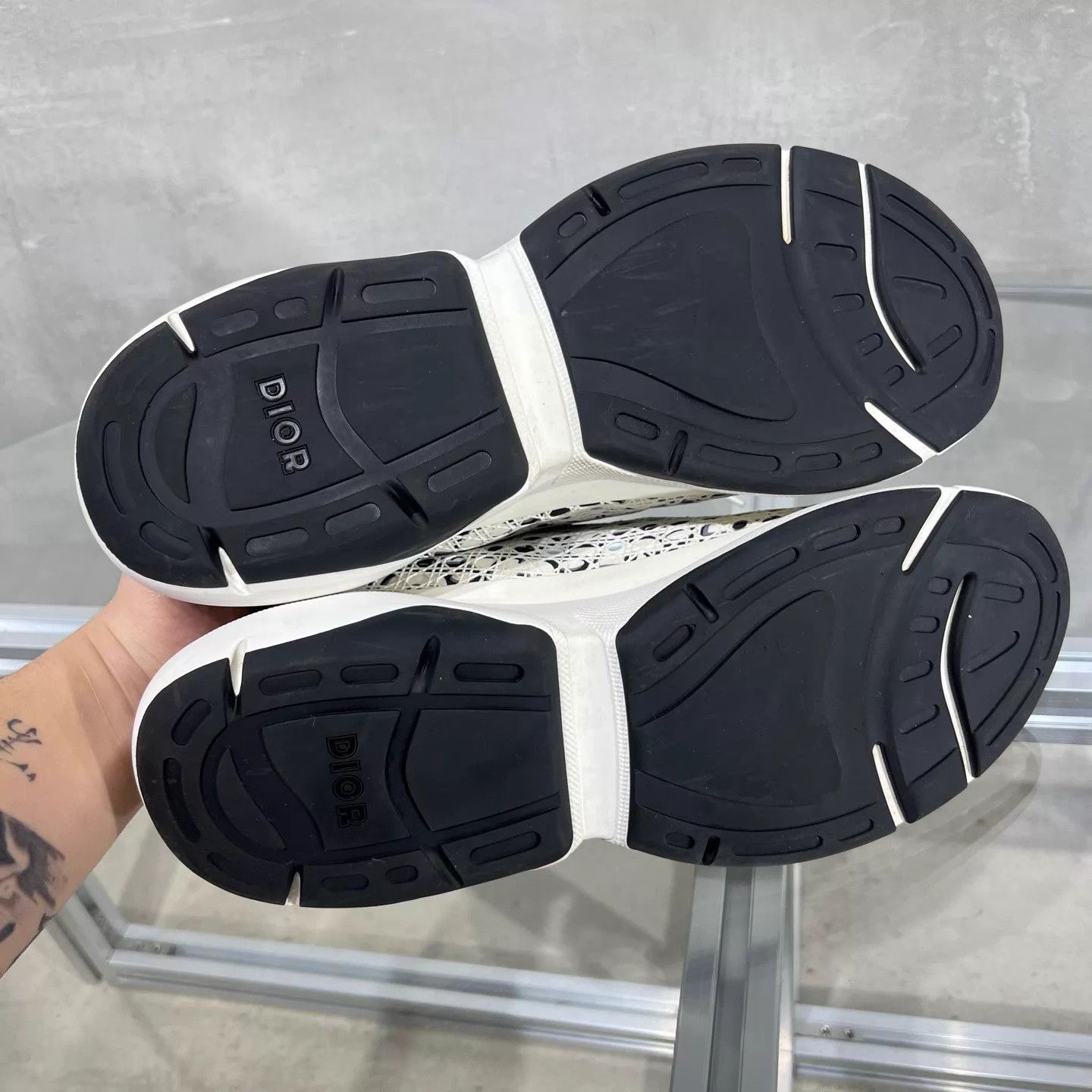 Dior DIOR B24 Black White Allover Kicks 42 YH21895 Size US 9 / EU 42 - 7 Thumbnail