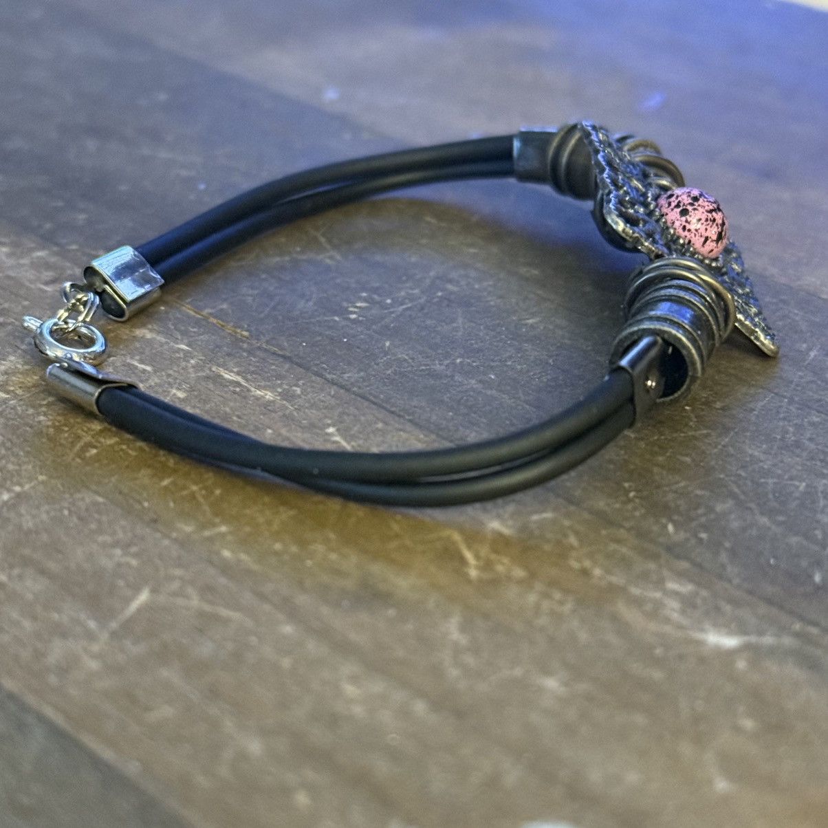 Other Black leather pink speckled stone bracelet Size ONE SIZE - 4 Thumbnail