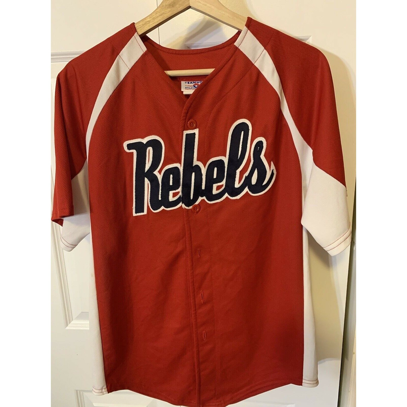Other Teamwork REBELS Men’s Sz L 34-36 Baseball jersey no 14 red b Size US L / EU 52-54 / 3 - 3 Thumbnail