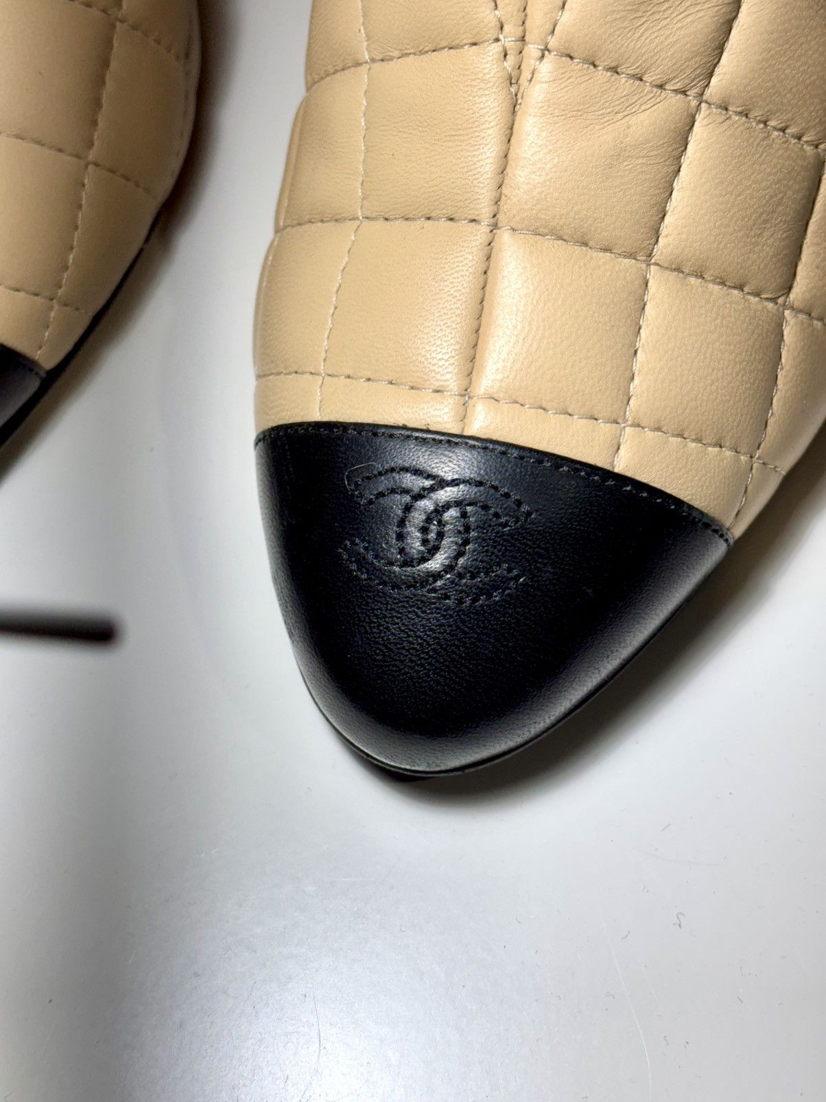 Chanel Chanel Beige Leather Cap-Toe Quilted Ankle Boots Size US 10 / IT 40 - 9 Thumbnail