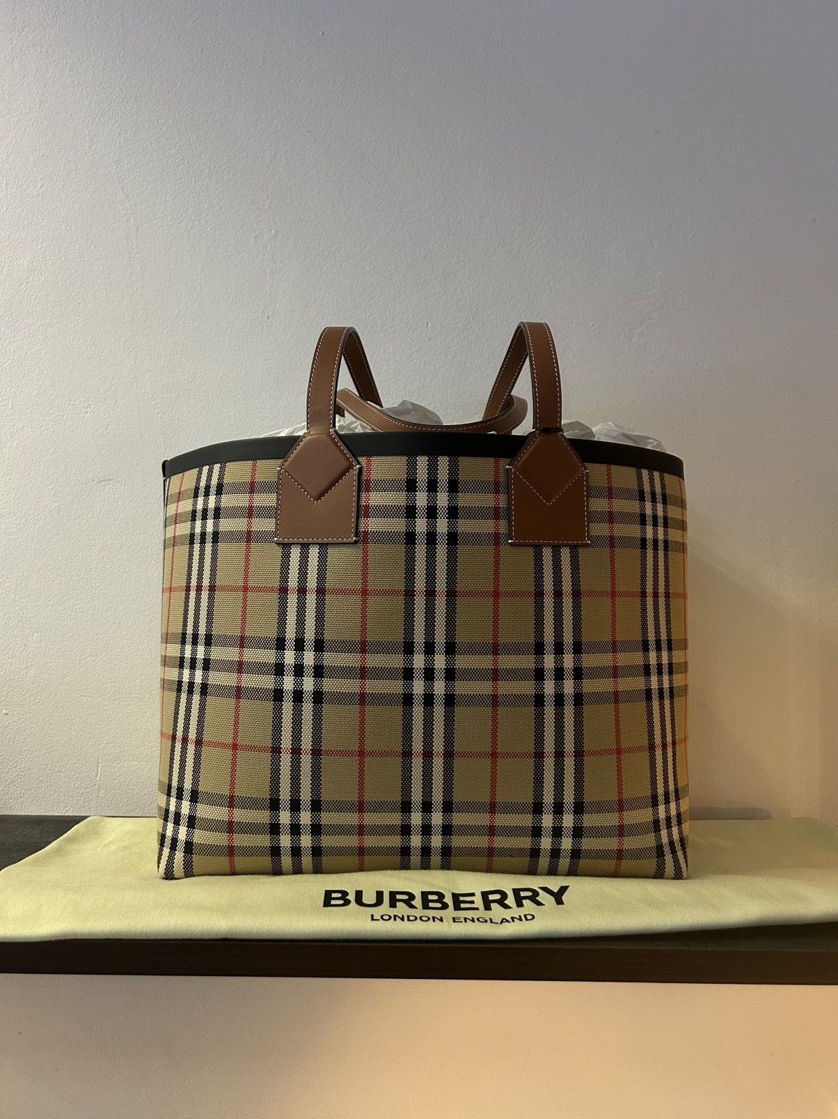 Burberry Burberry Medium London Nova Check Hand Tote Bag Size ONE SIZE - 1 Thumbnail