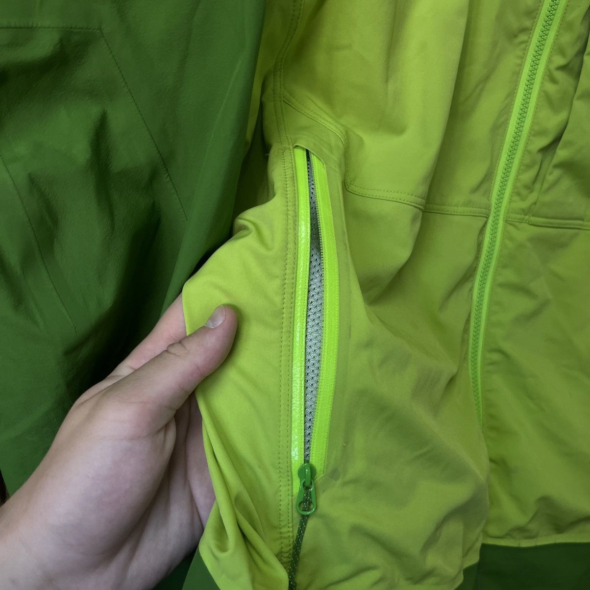 Arc'teryx Men's Arcteryx Beta Gore Tex Jacket Gorpcore Size US S / EU 44-46 / 1 - 9 Thumbnail
