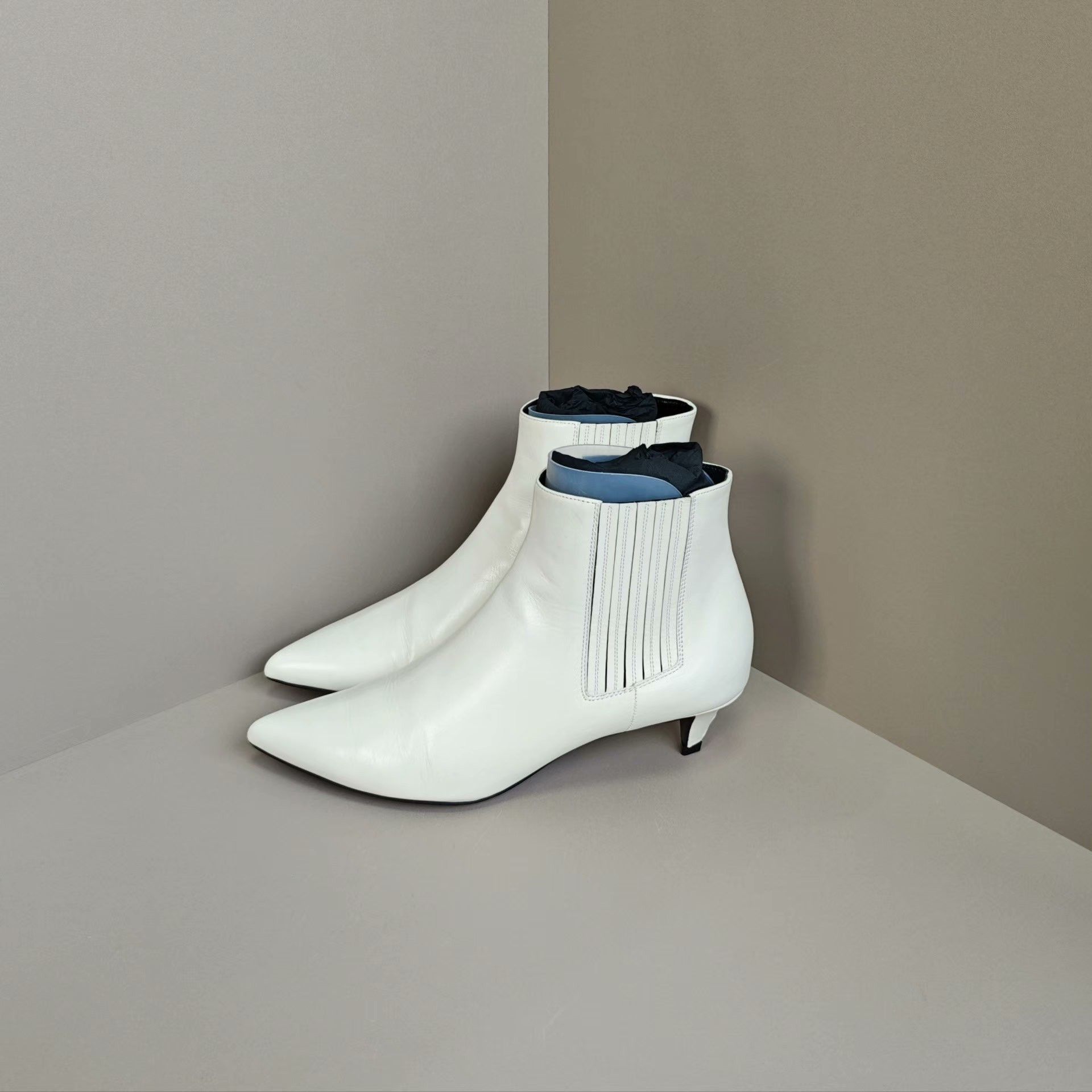 Celine Celine Boots us_7 Women Size US 7 / IT 37 - 1 Thumbnail