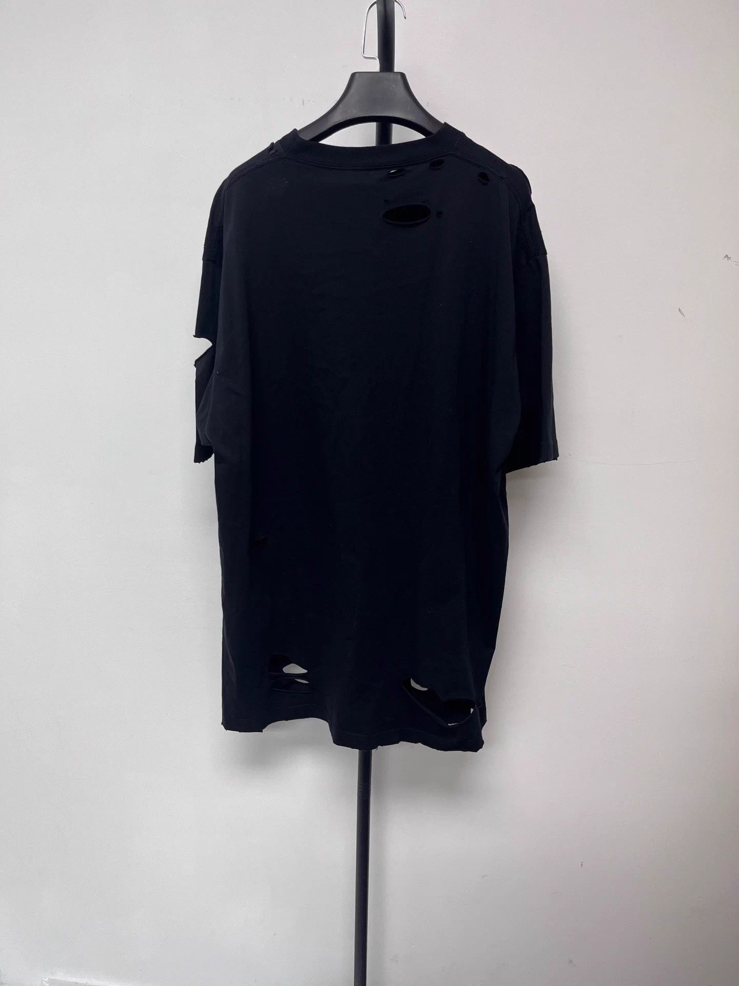 Balenciaga Balenciaga logo print distressed black men's XS Tee Size US XS / EU 42 / 0 - 2 Thumbnail