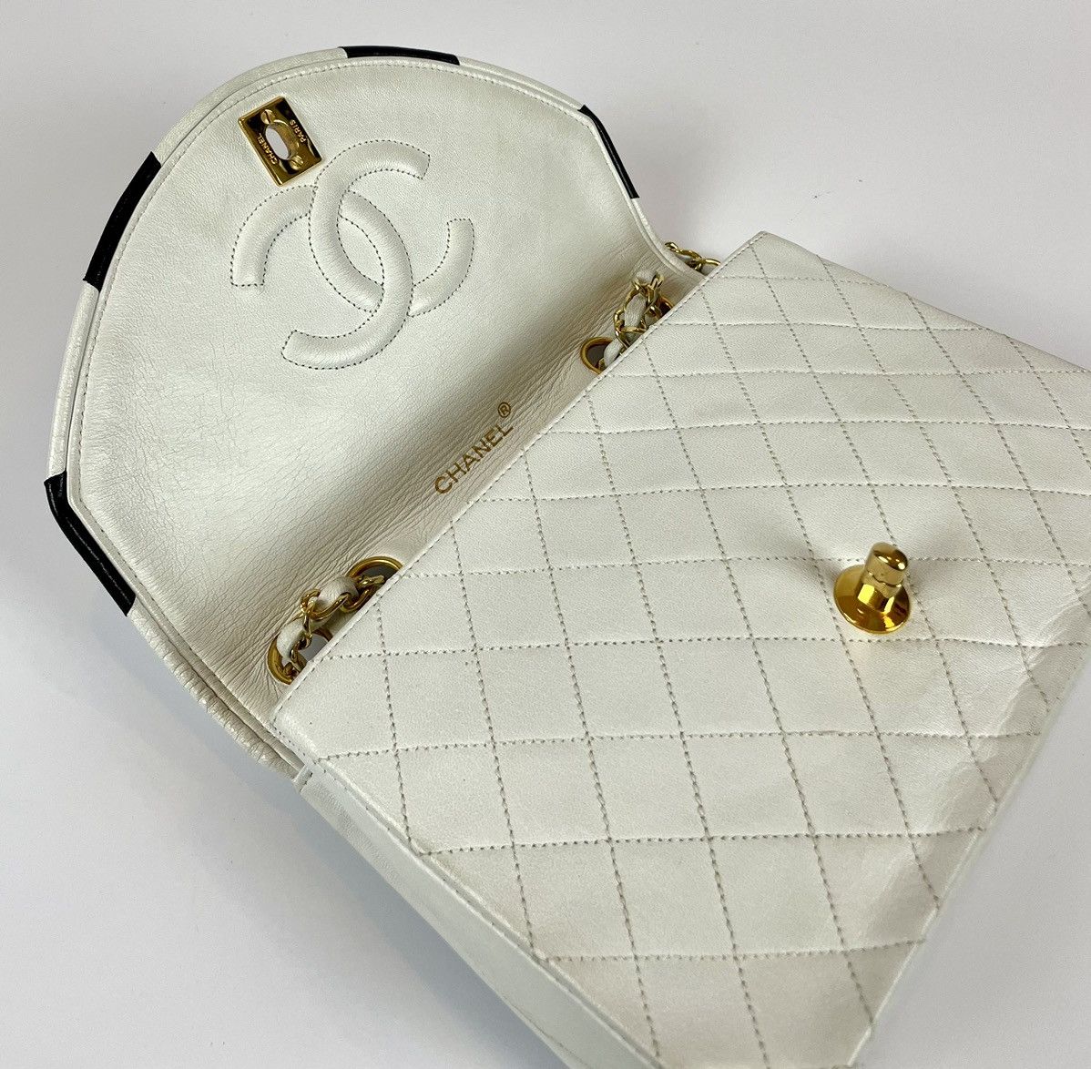Chanel Chanel Mattelasse Size ONE SIZE - 9 Thumbnail