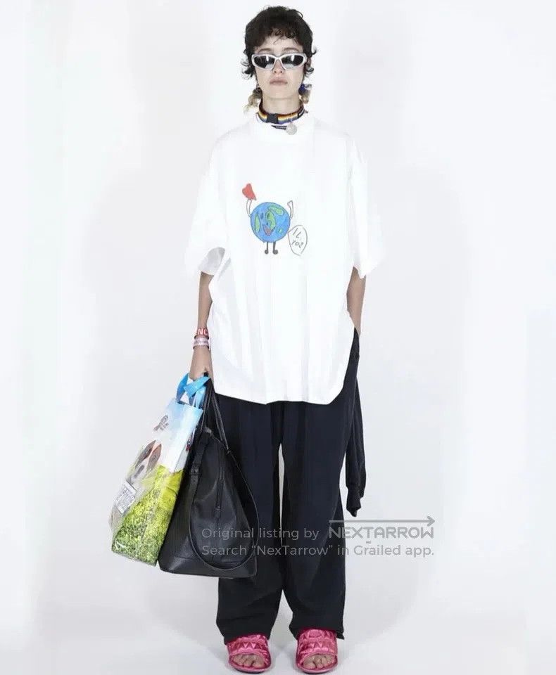 Balenciaga Balenciaga I Love Earth Layered Fake Two-Piece T-Shirt Sho Size US XS / EU 42 / 0 - 3 Thumbnail