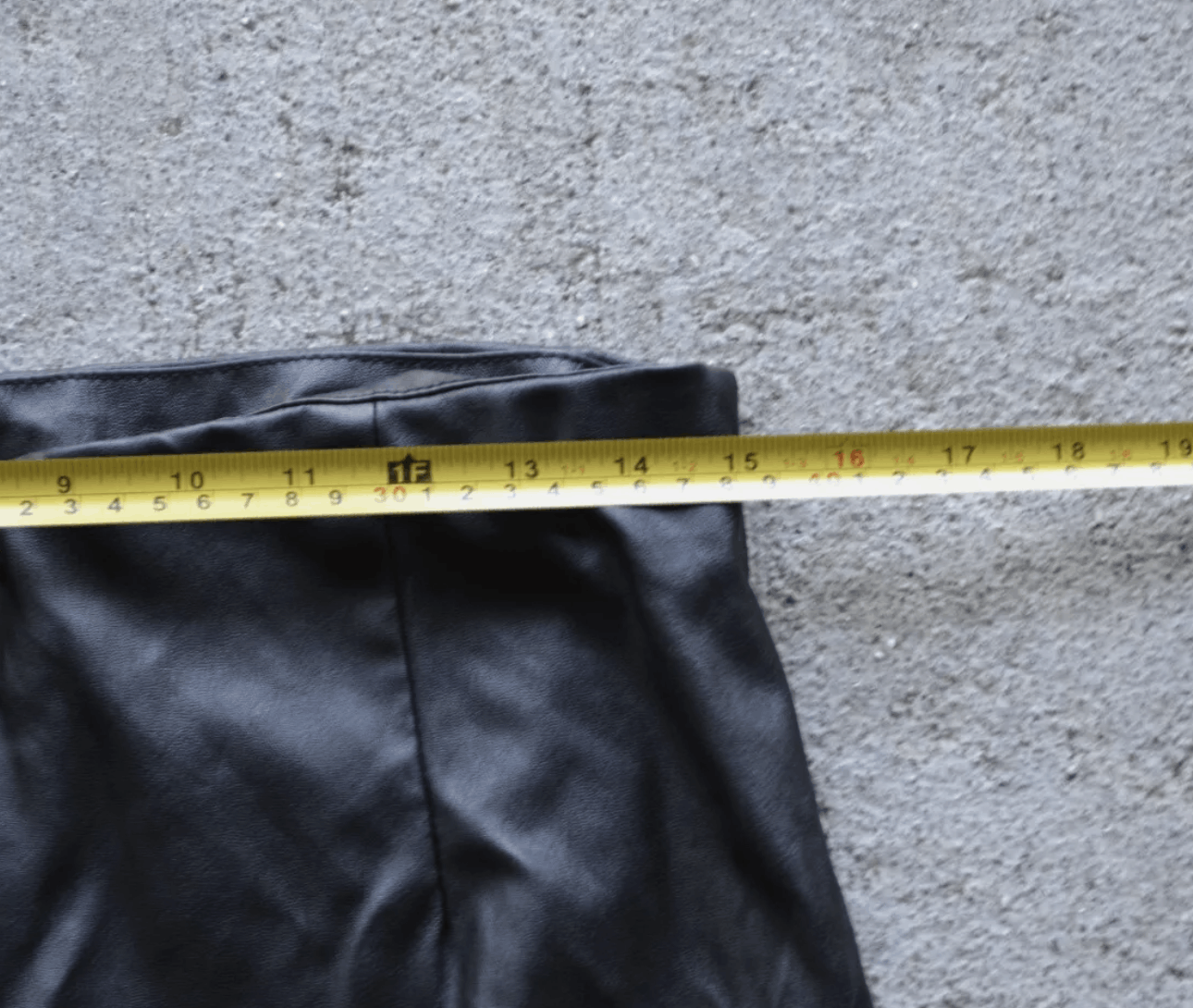 Vintage vintage y2k like an angel skirt size large pleather Size 32" / US 10 / IT 46 - 7 Thumbnail