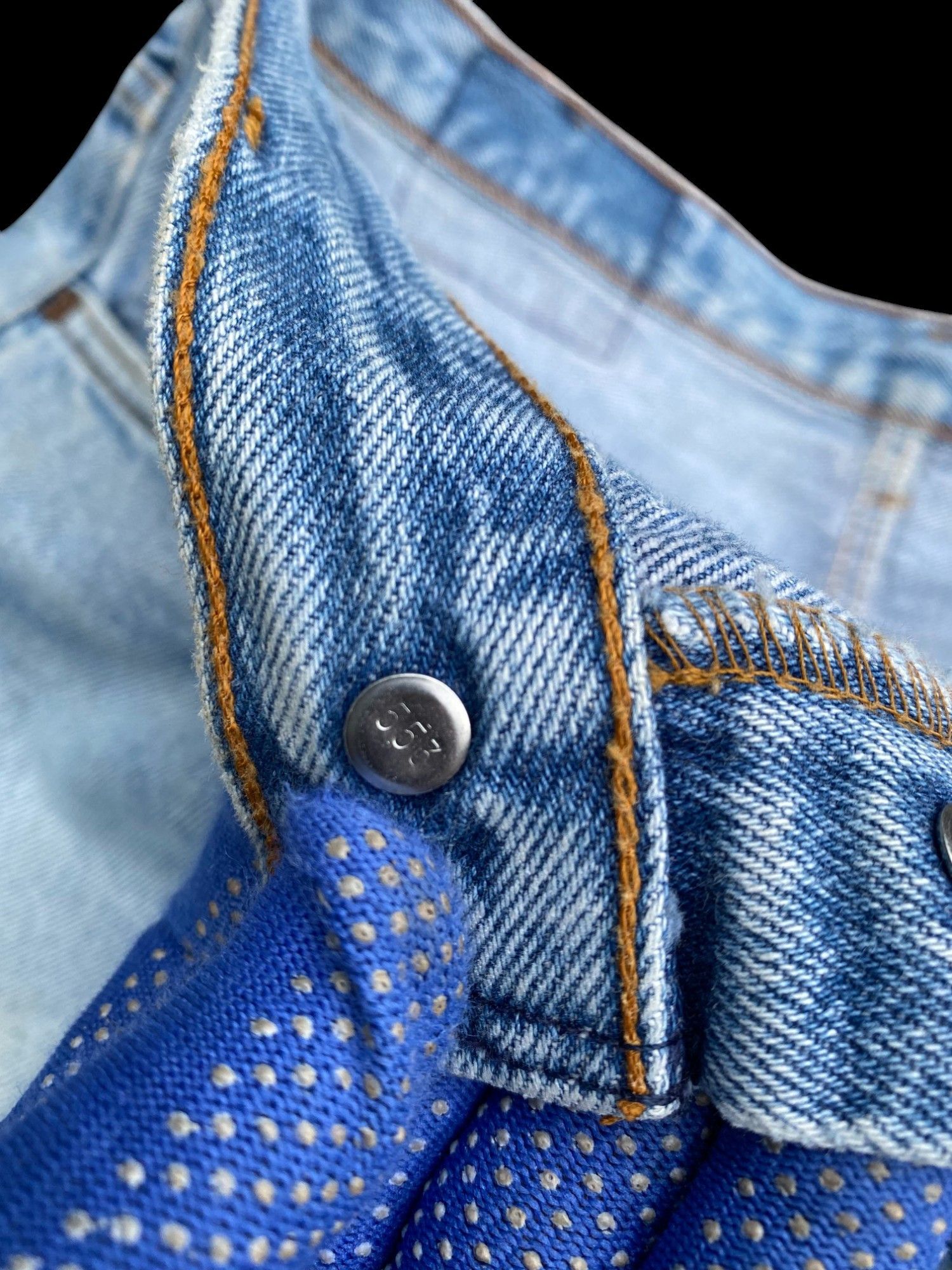 Levi's Vintage 1993 Levis 501 dirty lightwash distressed W33x28.5 Size US 33 - 13 Thumbnail