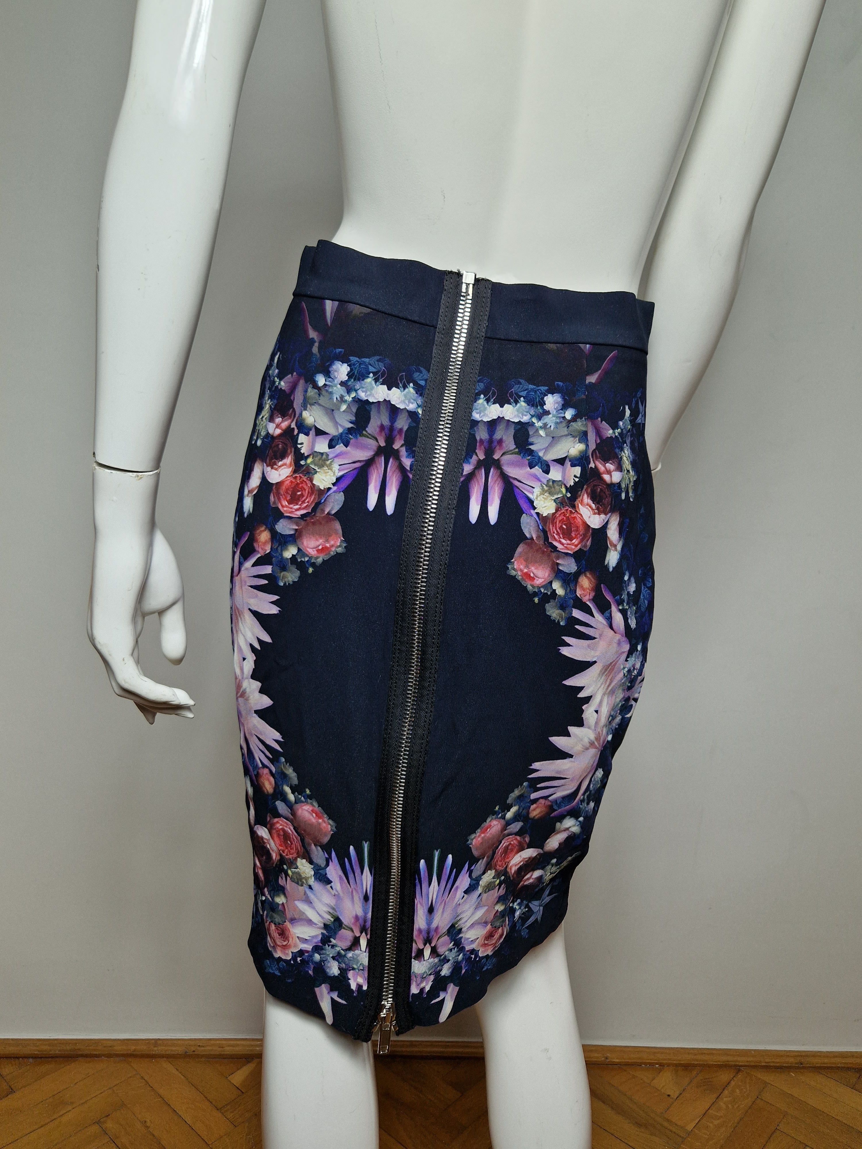 Givenchy Givenchy skirt Size 27" / US 4 / IT 40 - 7 Thumbnail